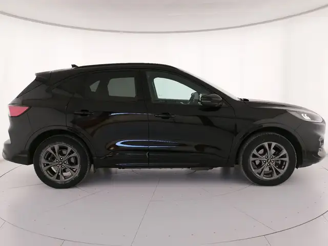 Ford Kuga view 3