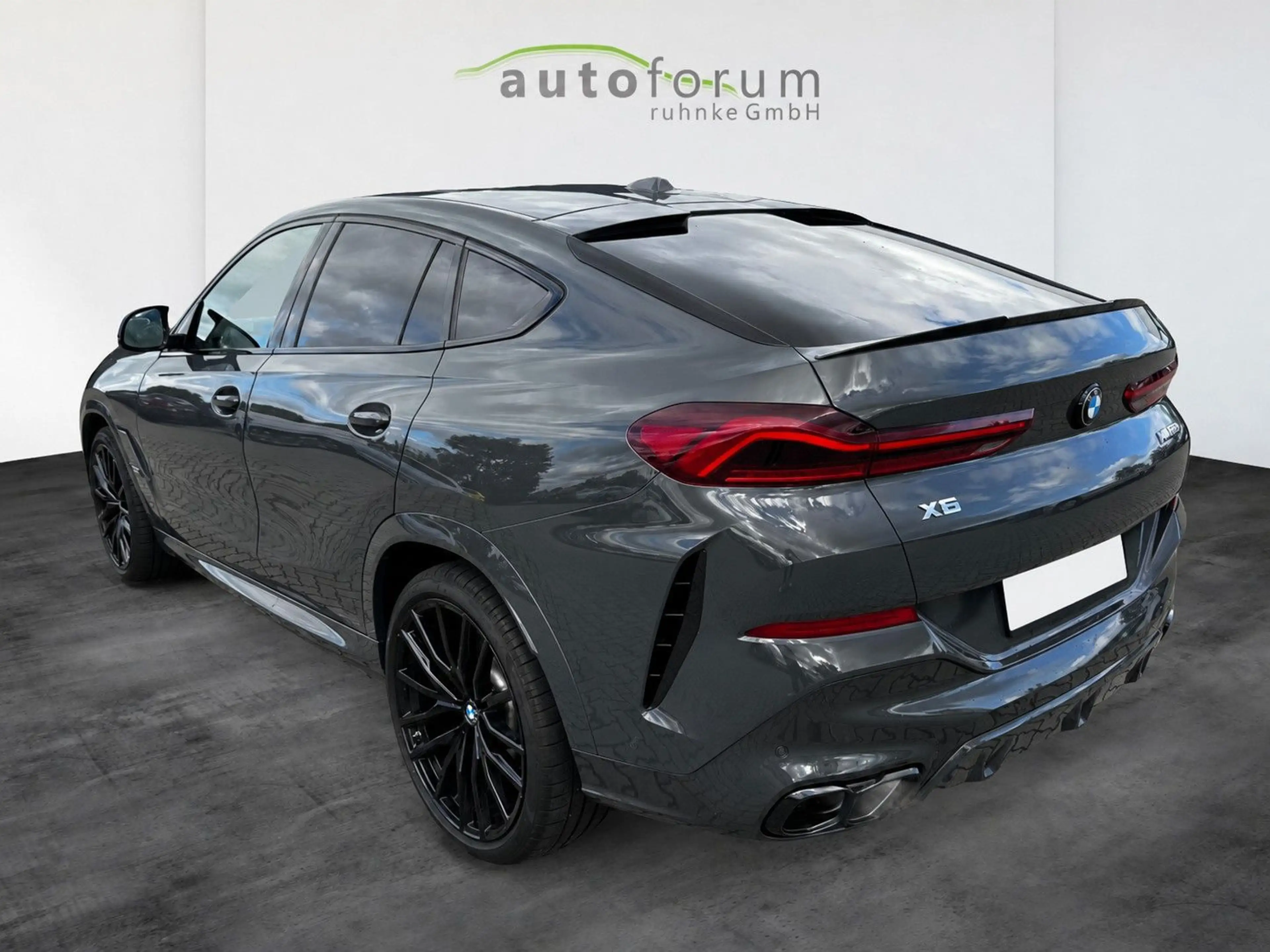 BMW X6 M60 i xDrive — photo 3