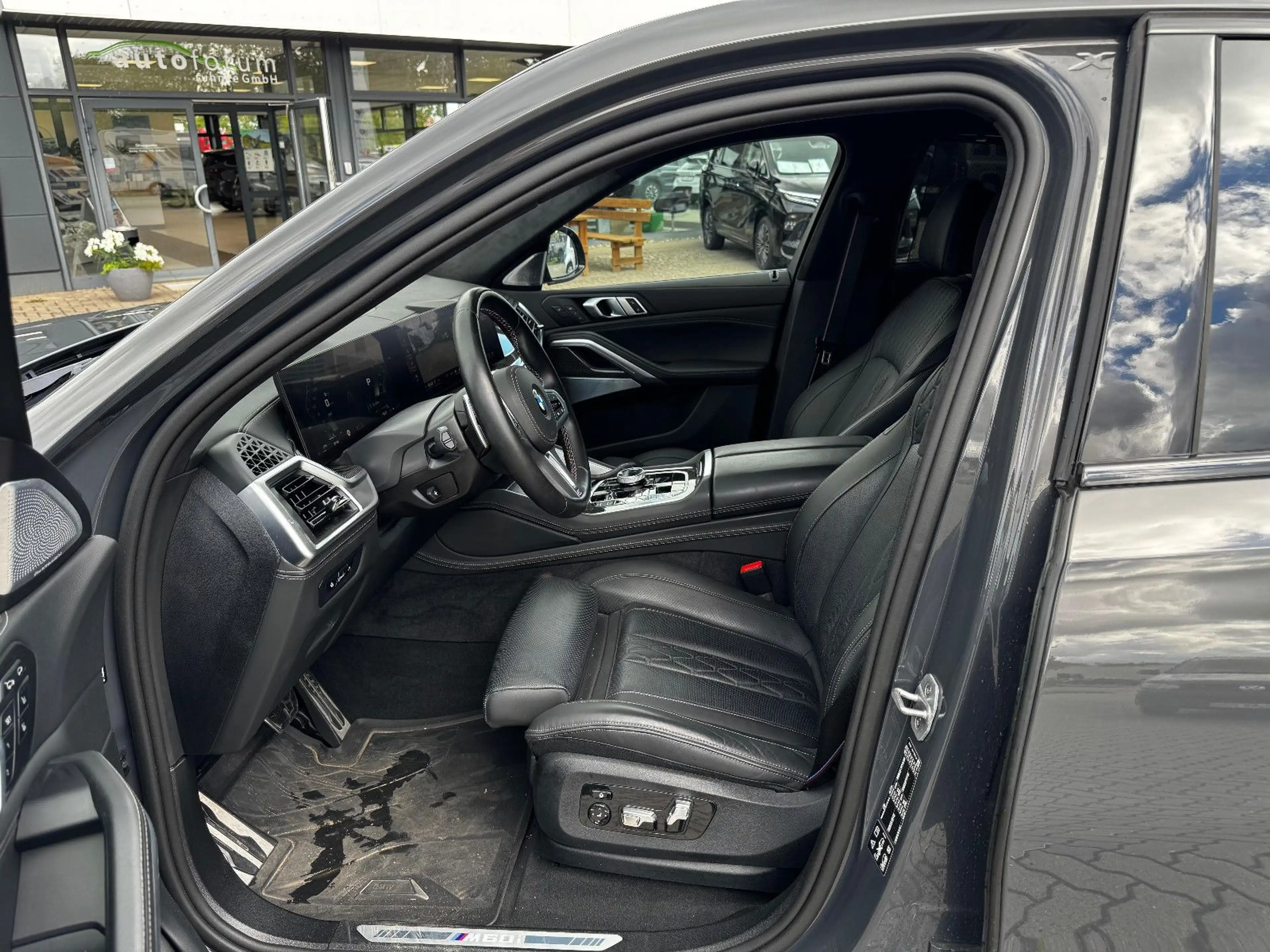 BMW X6 M60 i xDrive — photo 9
