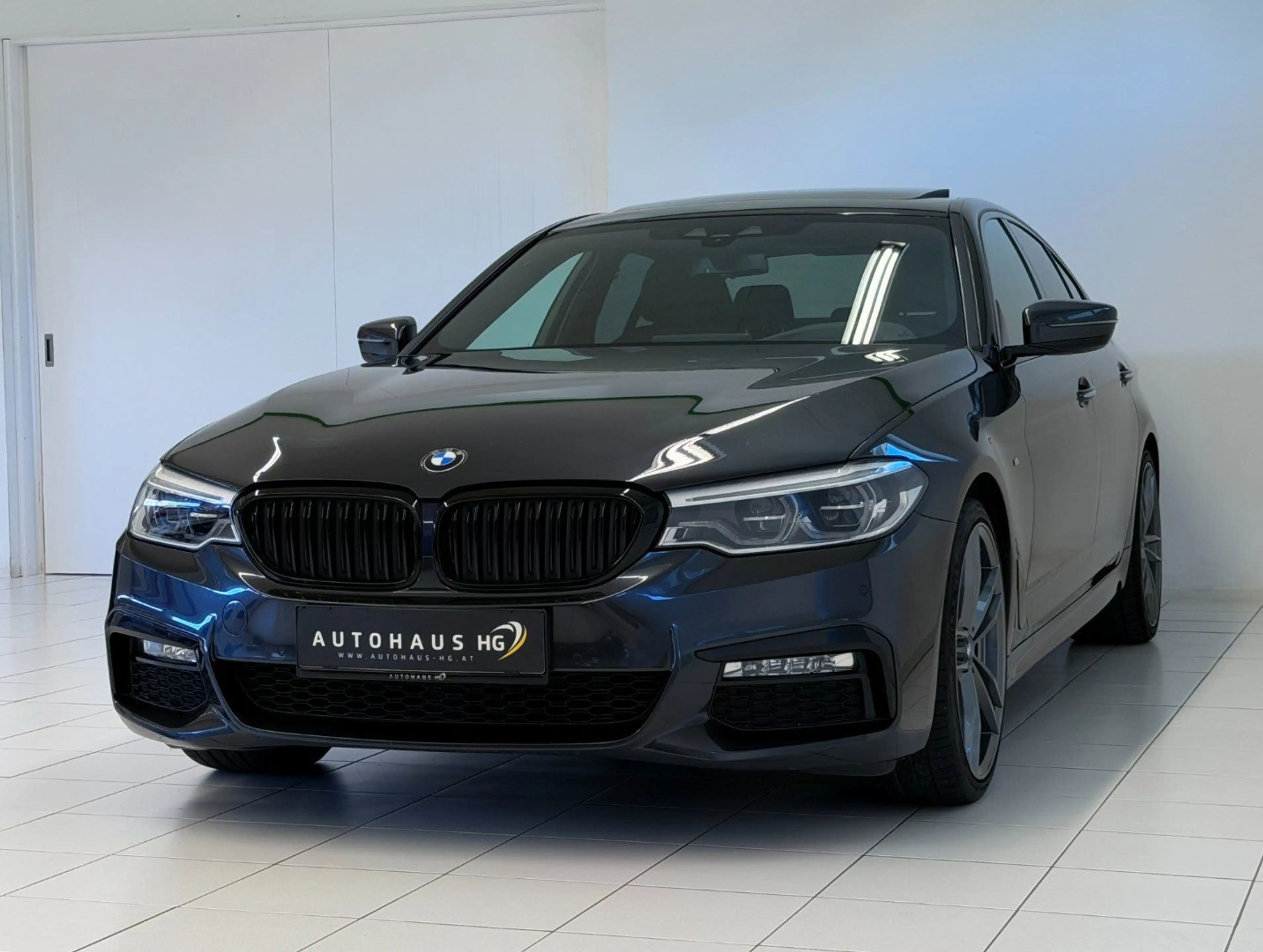 BMW 530 d xDrive M Sport*SCHIEBEDACH*HUD*SOFT-CLOSE* — photo 4