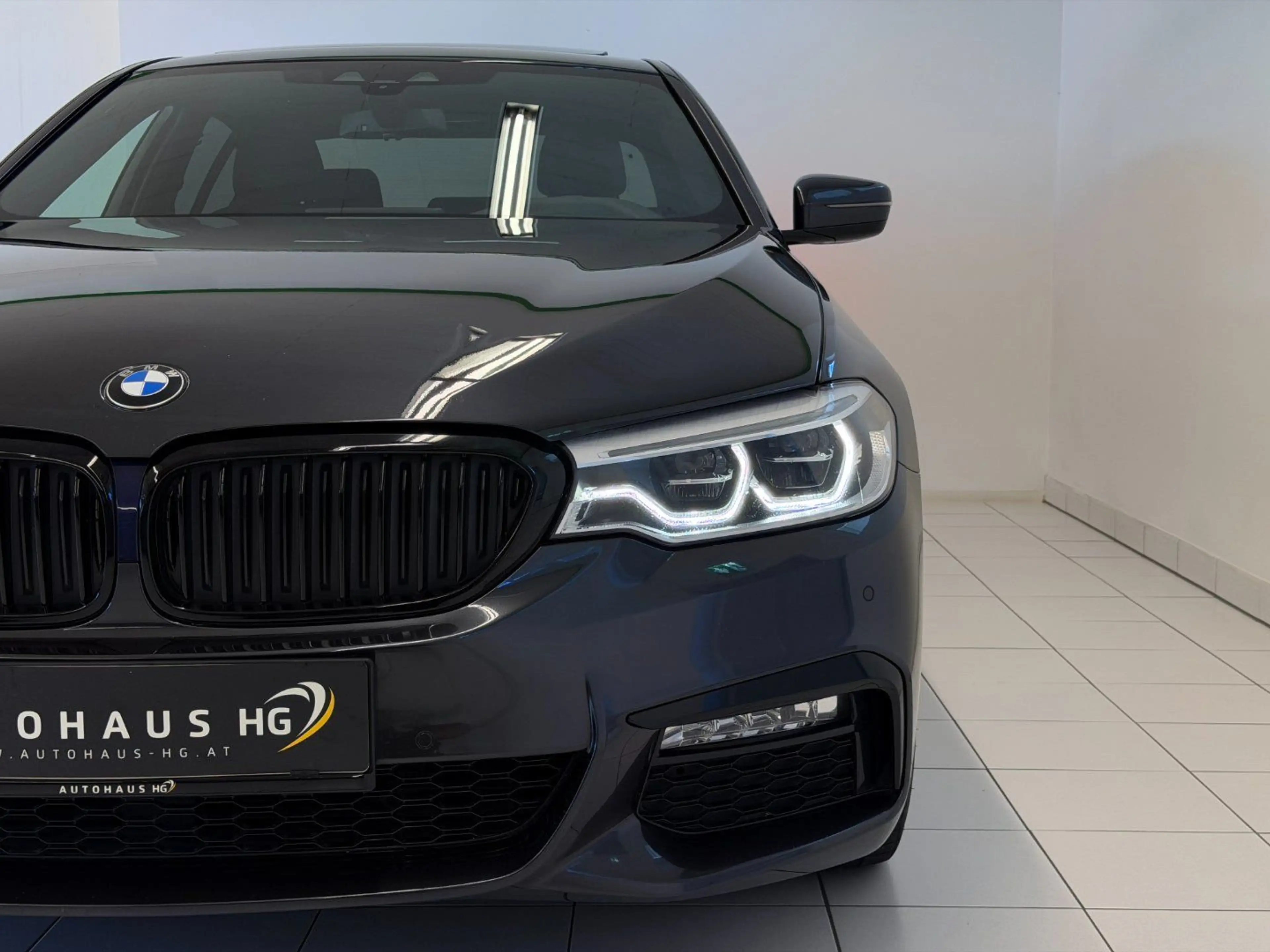 BMW 530 d xDrive M Sport*SCHIEBEDACH*HUD*SOFT-CLOSE* — photo 9