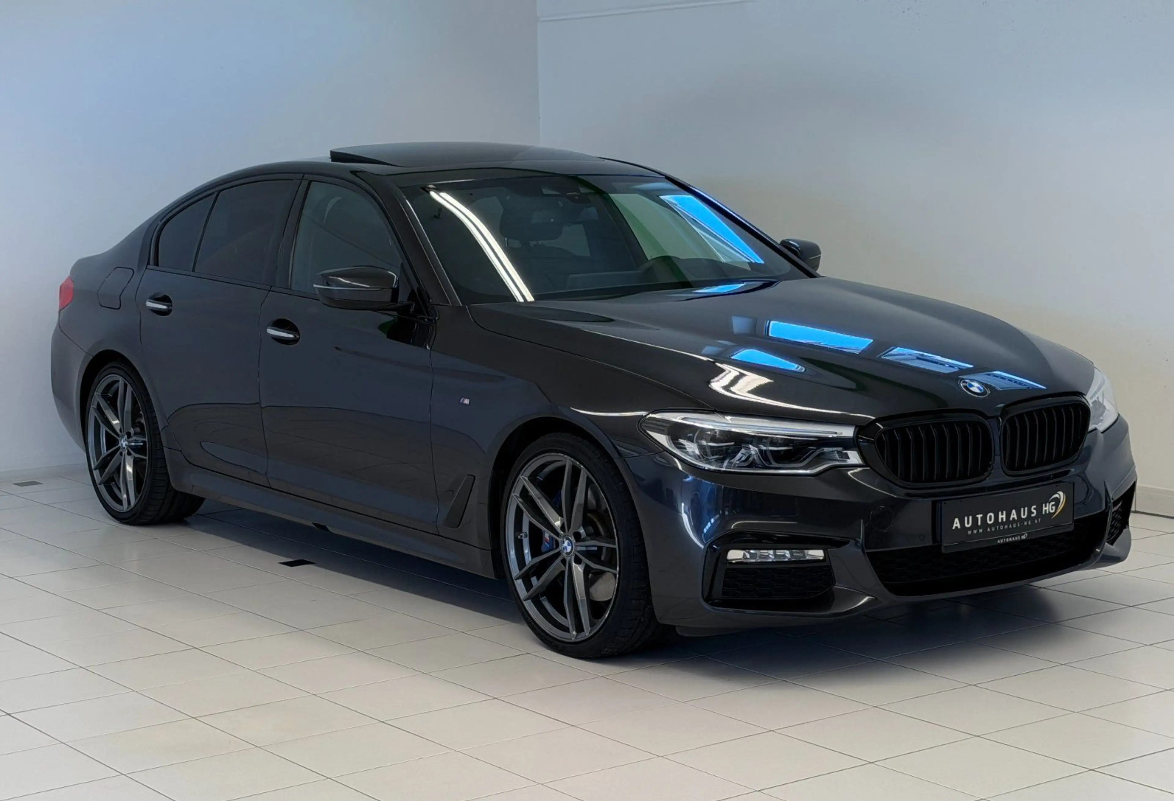 BMW 530 d xDrive M Sport*SCHIEBEDACH*HUD*SOFT-CLOSE* — photo 2