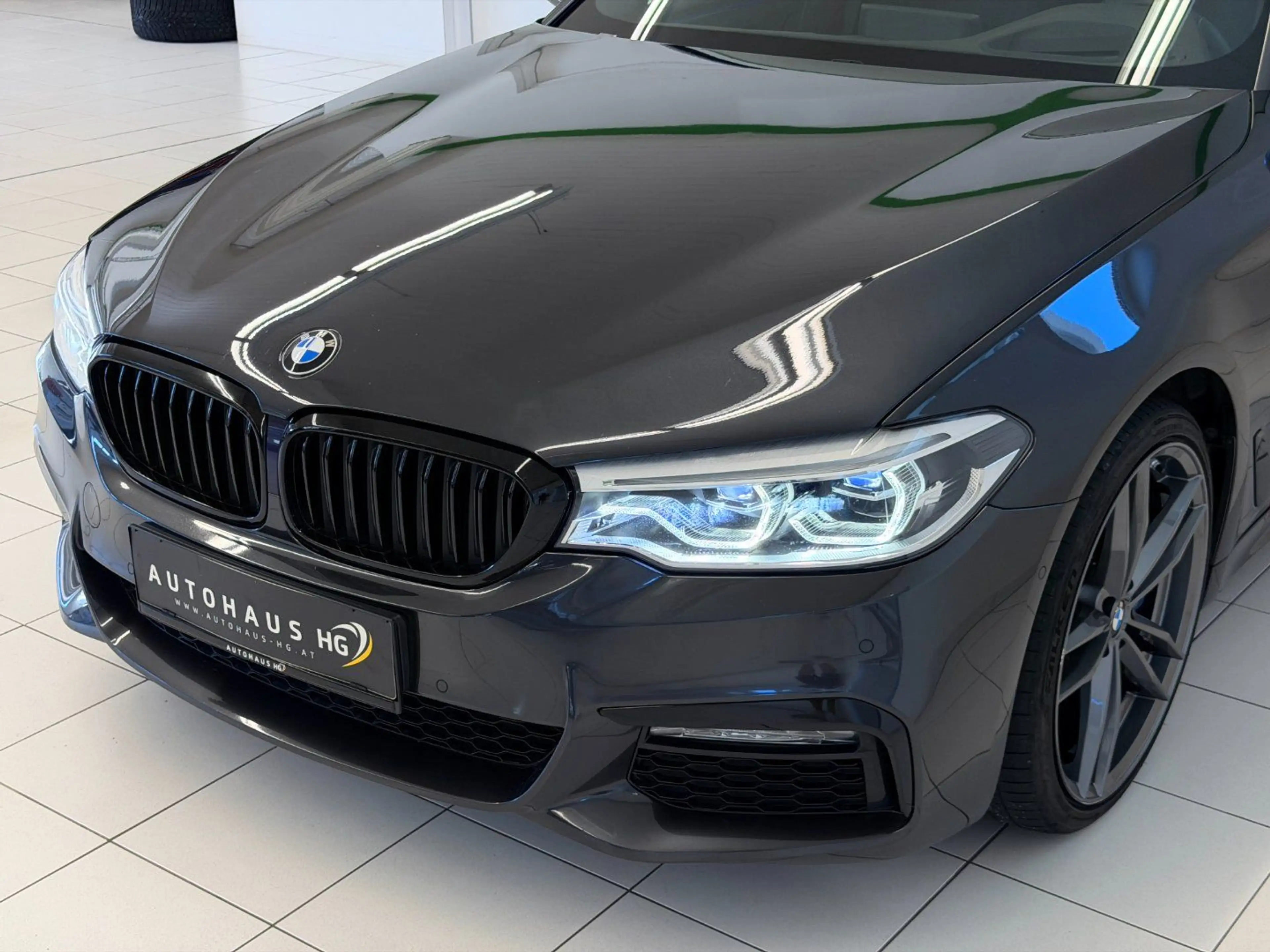 BMW 530 d xDrive M Sport*SCHIEBEDACH*HUD*SOFT-CLOSE* — photo 11