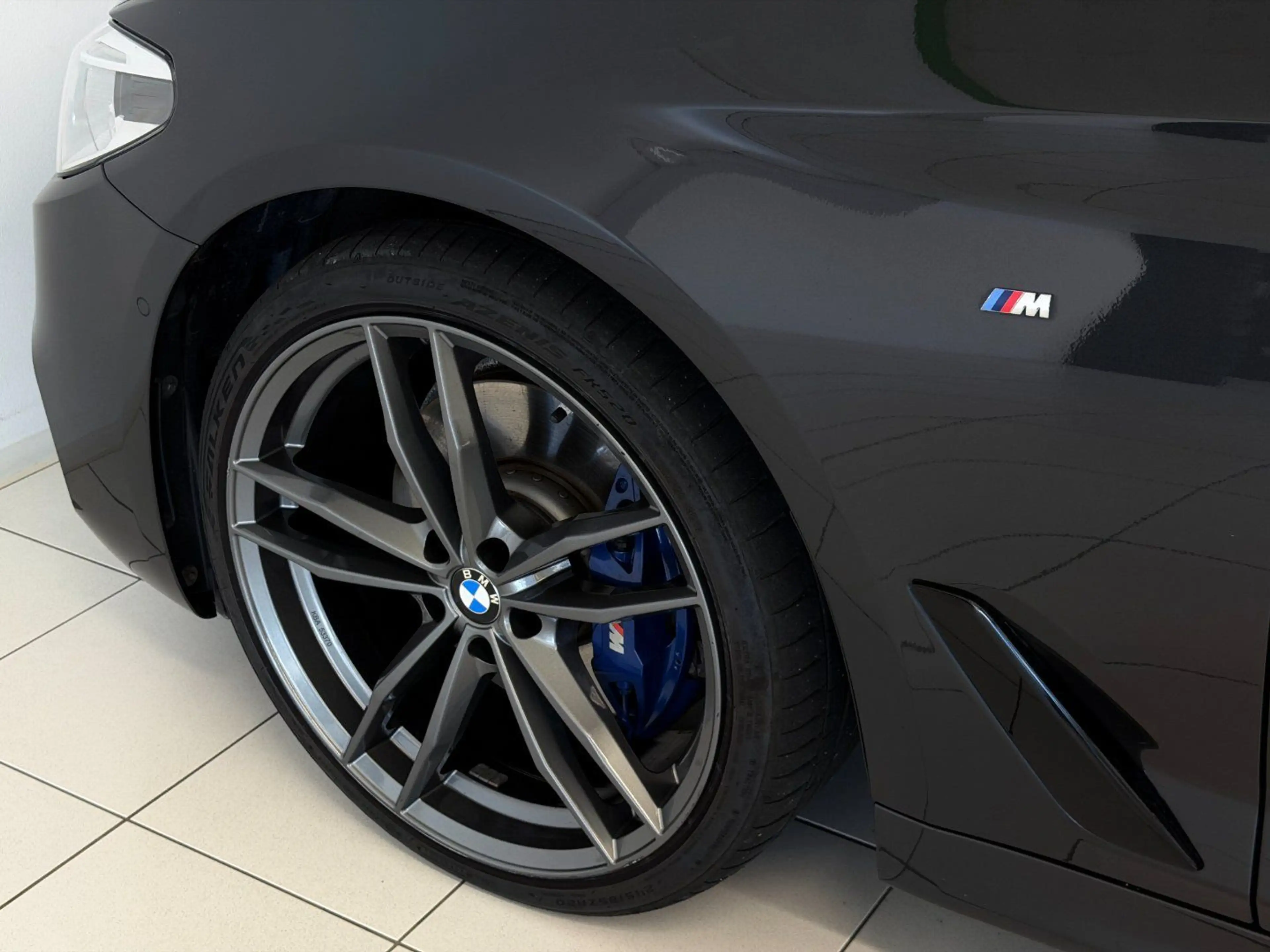 BMW 530 d xDrive M Sport*SCHIEBEDACH*HUD*SOFT-CLOSE* — photo 8