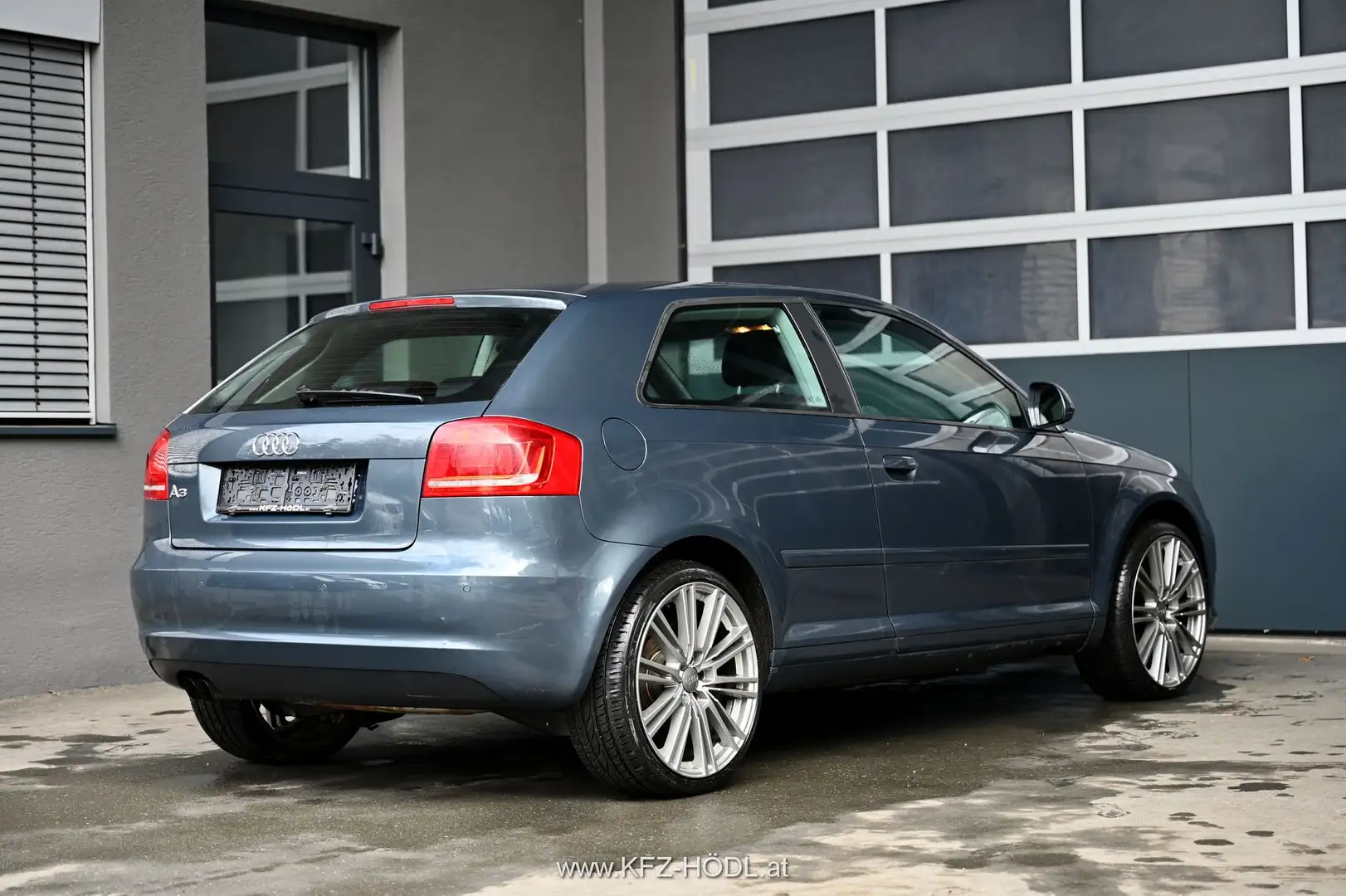 Audi A3 1.4 TFSI Ambiente Срібний - 2