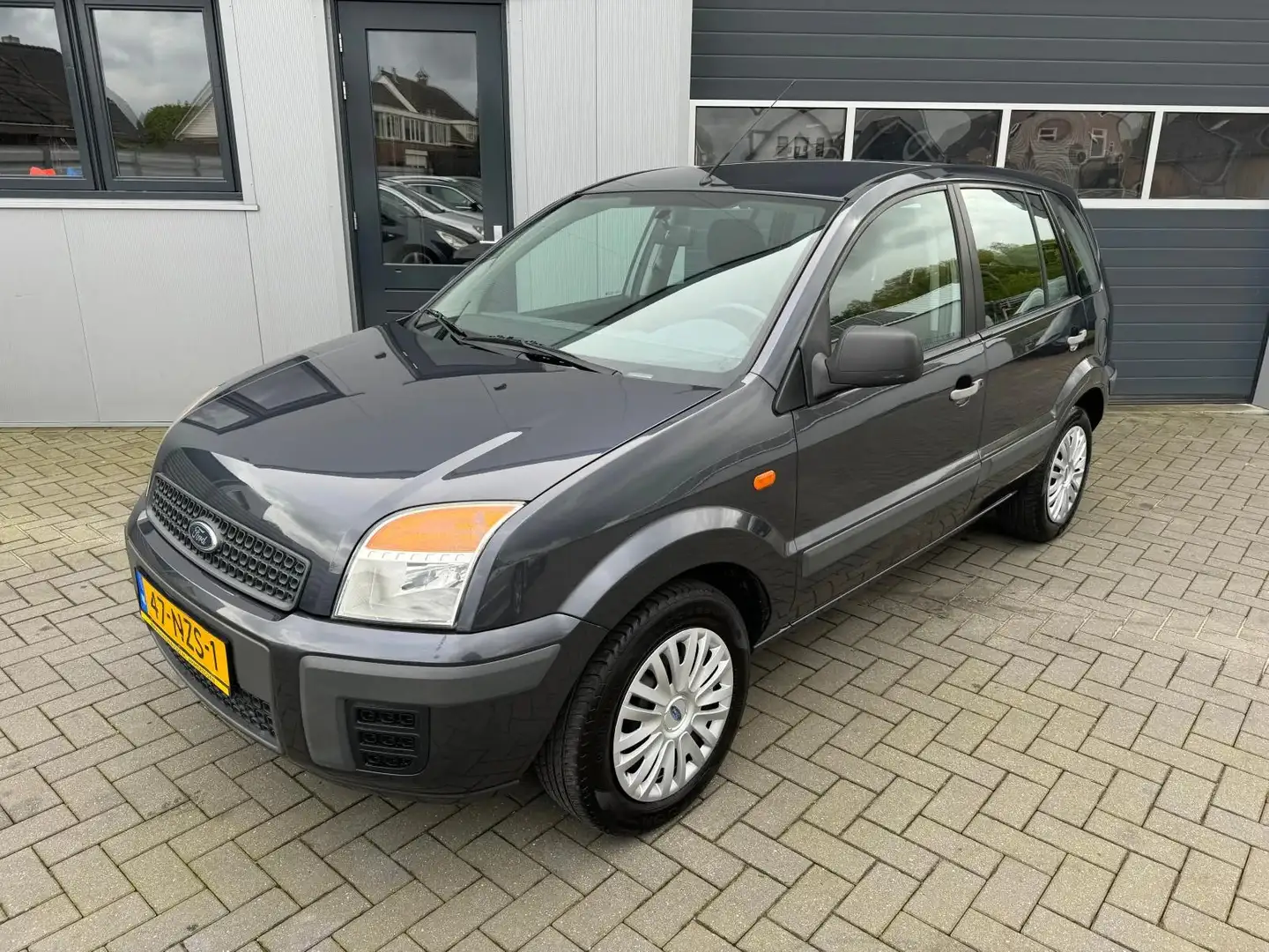 Ford Fusion 1.4-16V Cool & Sound Grijs - 1