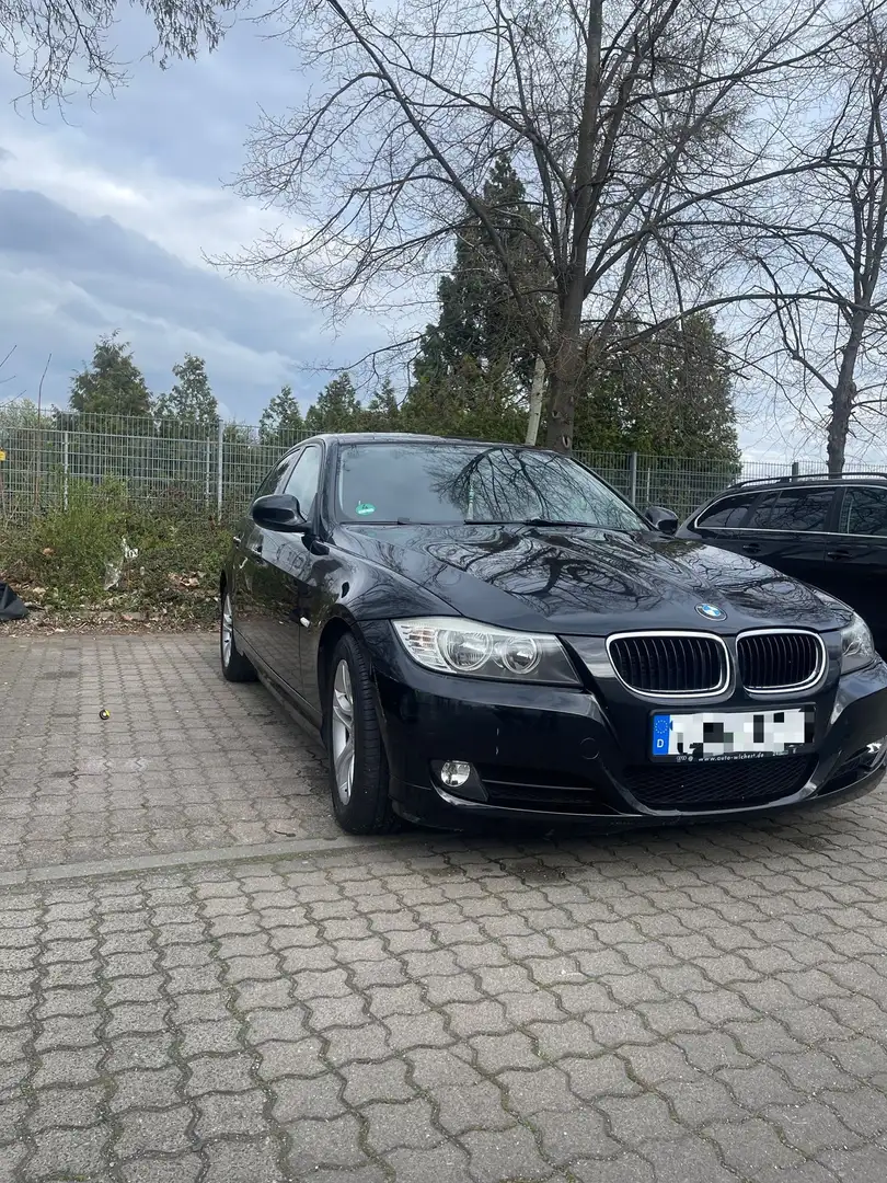 BMW 318 318i Schwarz - 1