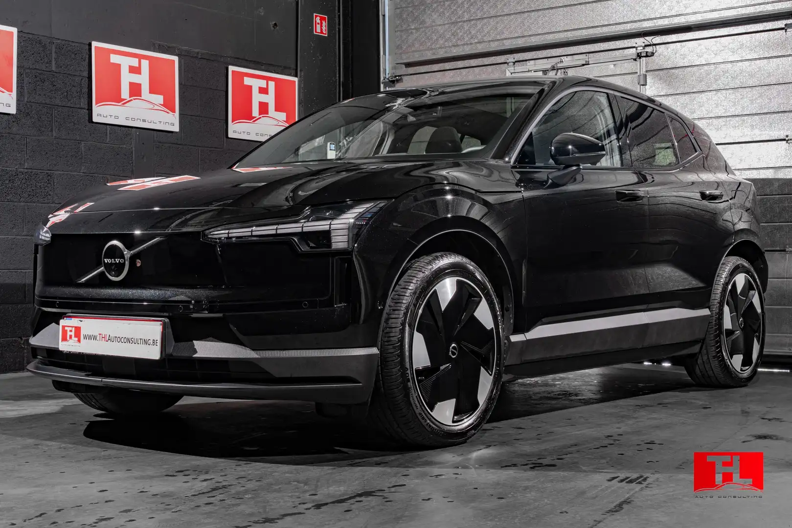 Volvo EX30 69 kWh AWD Twin Motor Performance Ultra (315 kW) Noir - 1