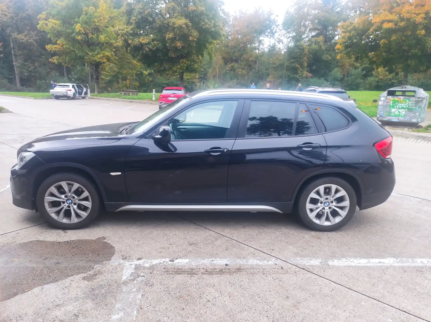 BMW X1 18 i sDrive Noir - 1