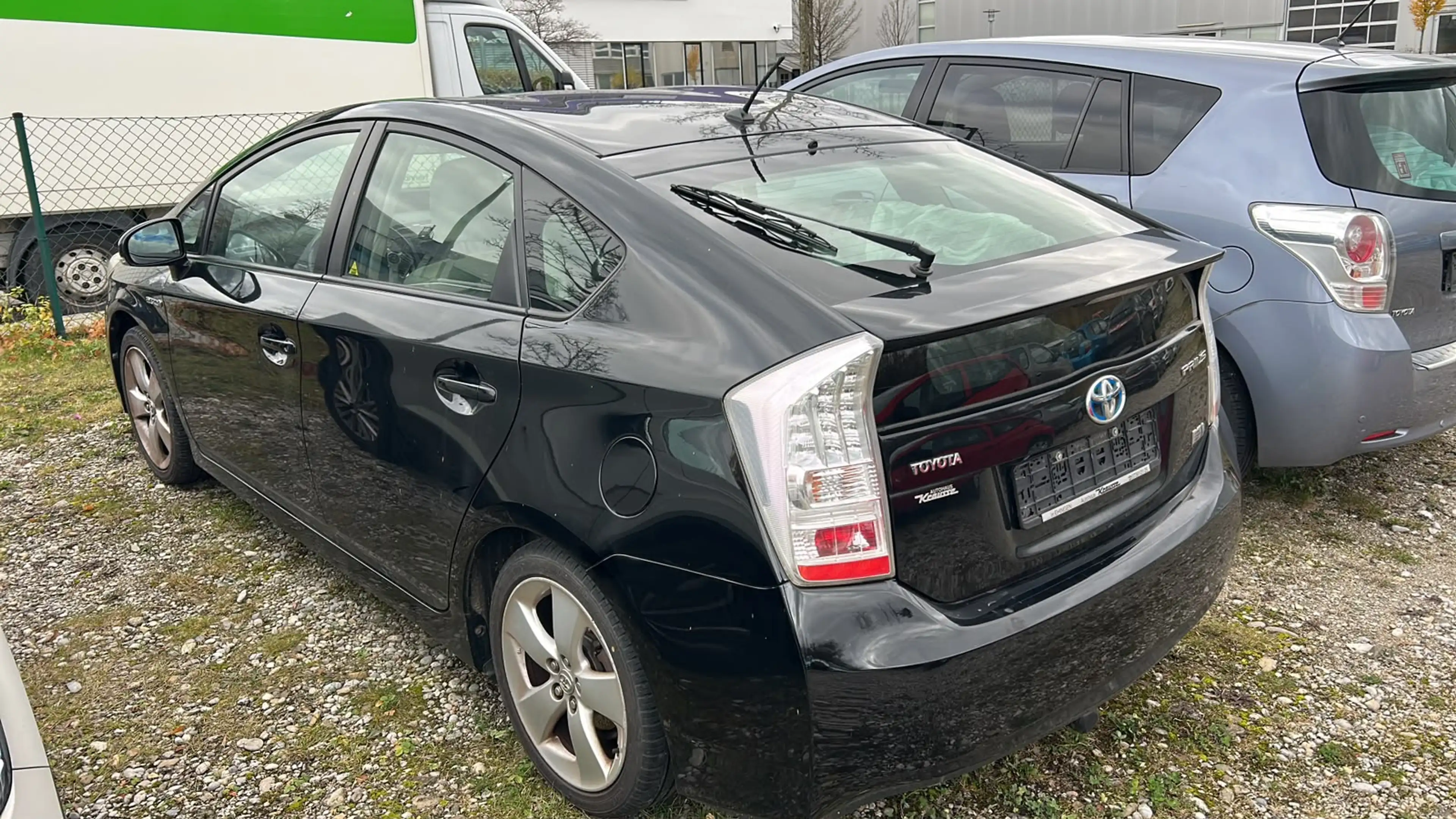 Toyota Prius Prius (Hybrid) Executive — photo 3