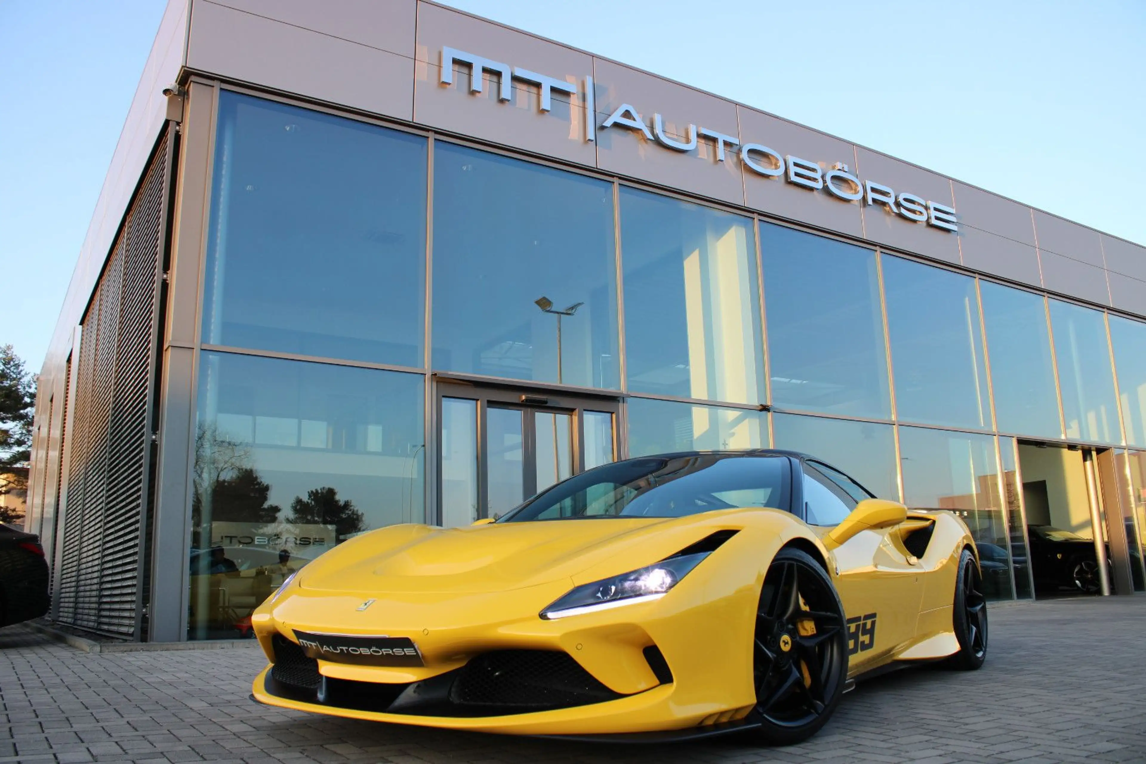 Ferrari F8 Tributo COUPE CARBON/RACING-SEATS/LIFT/JBL