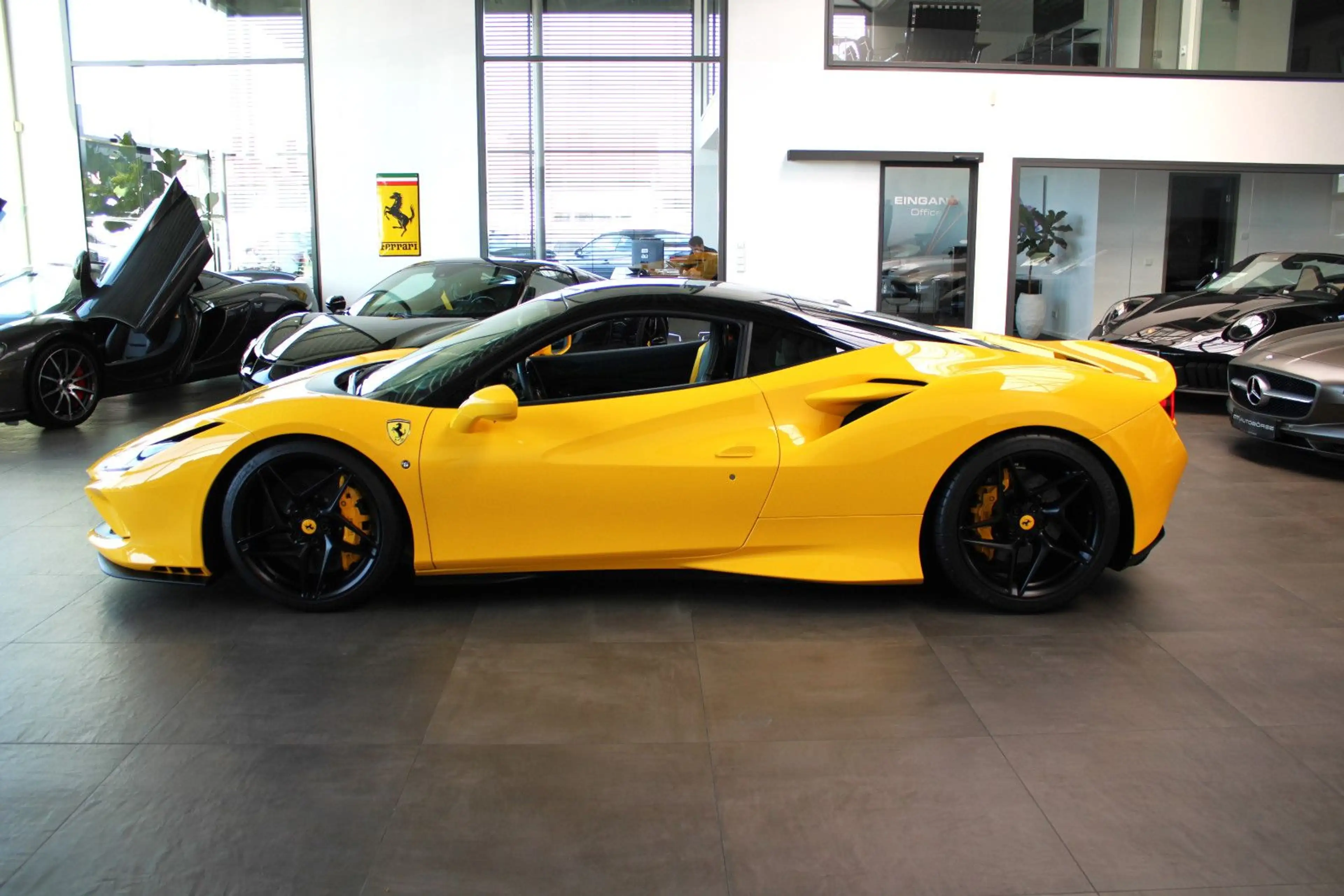 Ferrari F8 Tributo COUPE CARBON/RACING-SEATS/LIFT/JBL — photo 3