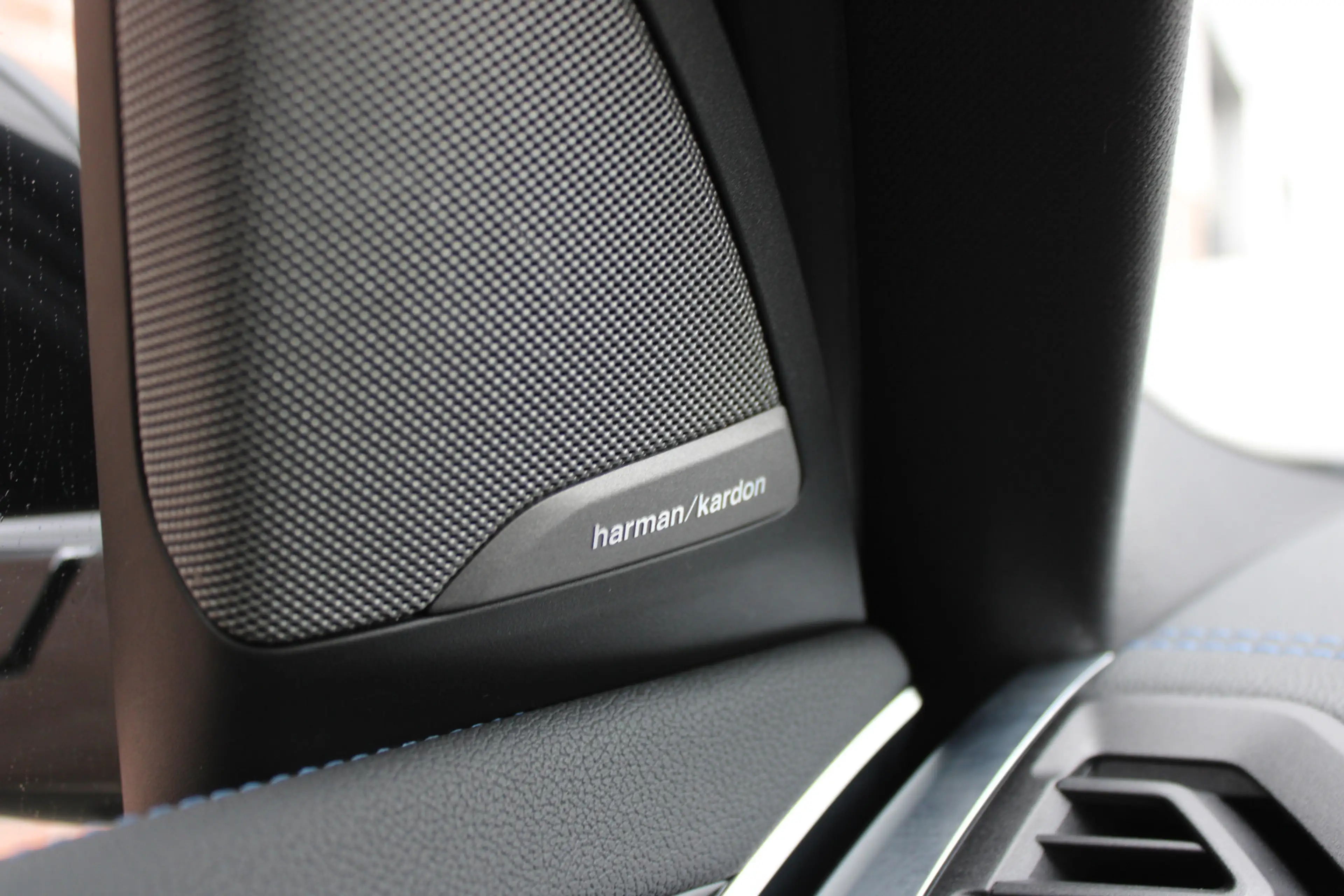 BMW iX3 High Executive M Sport 80 kWh |PANO-DAK|HUD|TREKHA — photo 8