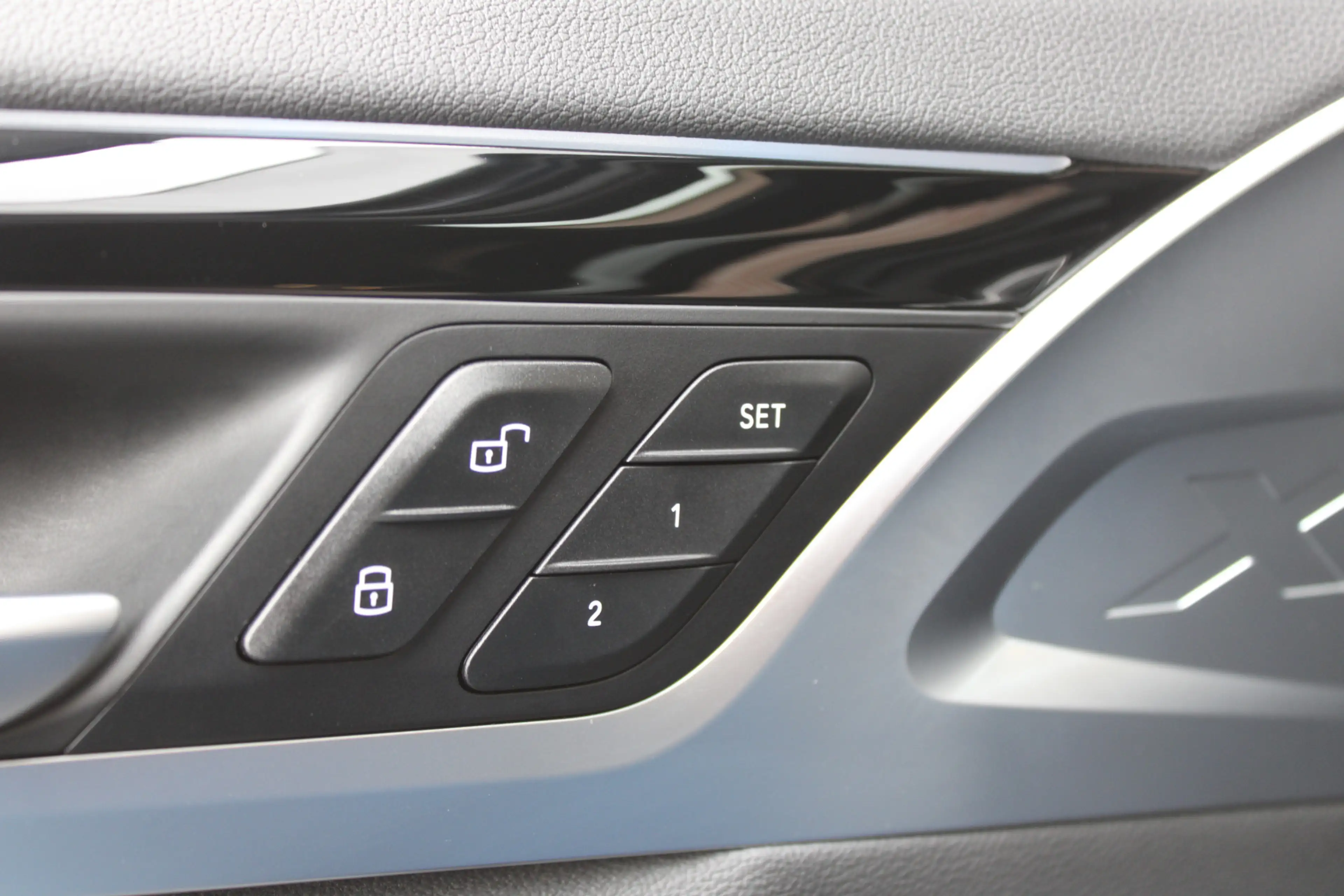 BMW iX3 High Executive M Sport 80 kWh |PANO-DAK|HUD|TREKHA — photo 5