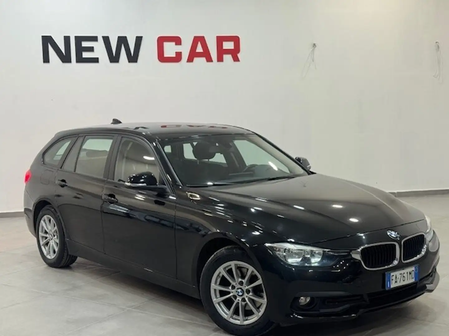 BMW 318 318d xDrive Touring Luxury Siyah - 1