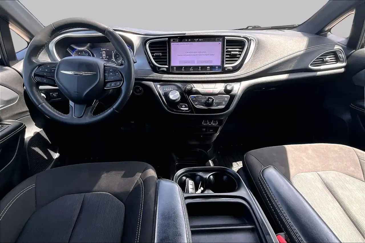 Chrysler Pacifica снимка Chrysler Pacifica