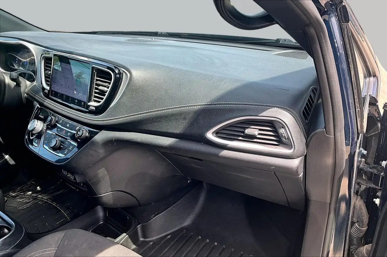 Chrysler Pacifica снимка Chrysler Pacifica