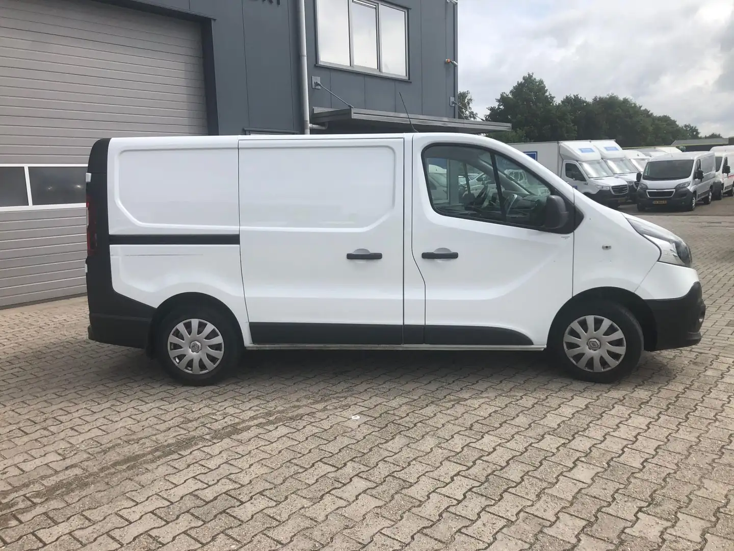 Renault Trafic 1.6 dCi T27 L1H1 EURO6 AIRCO NAVI Weiß - 2