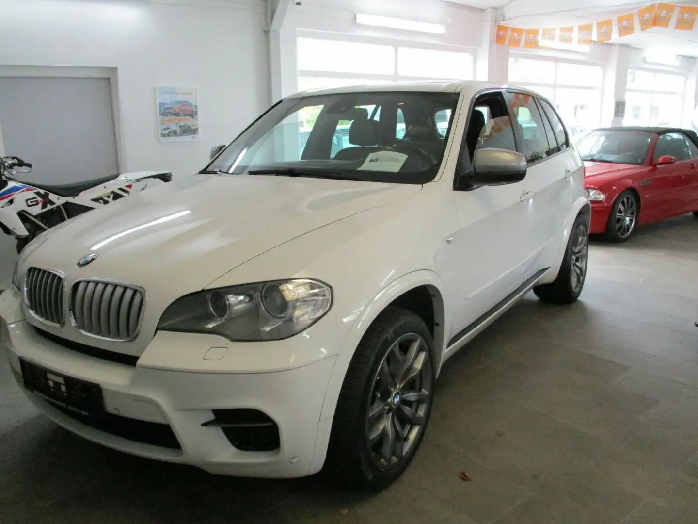 BMW X5 M D Voll incl Standheizung + Individual + bijela - 1