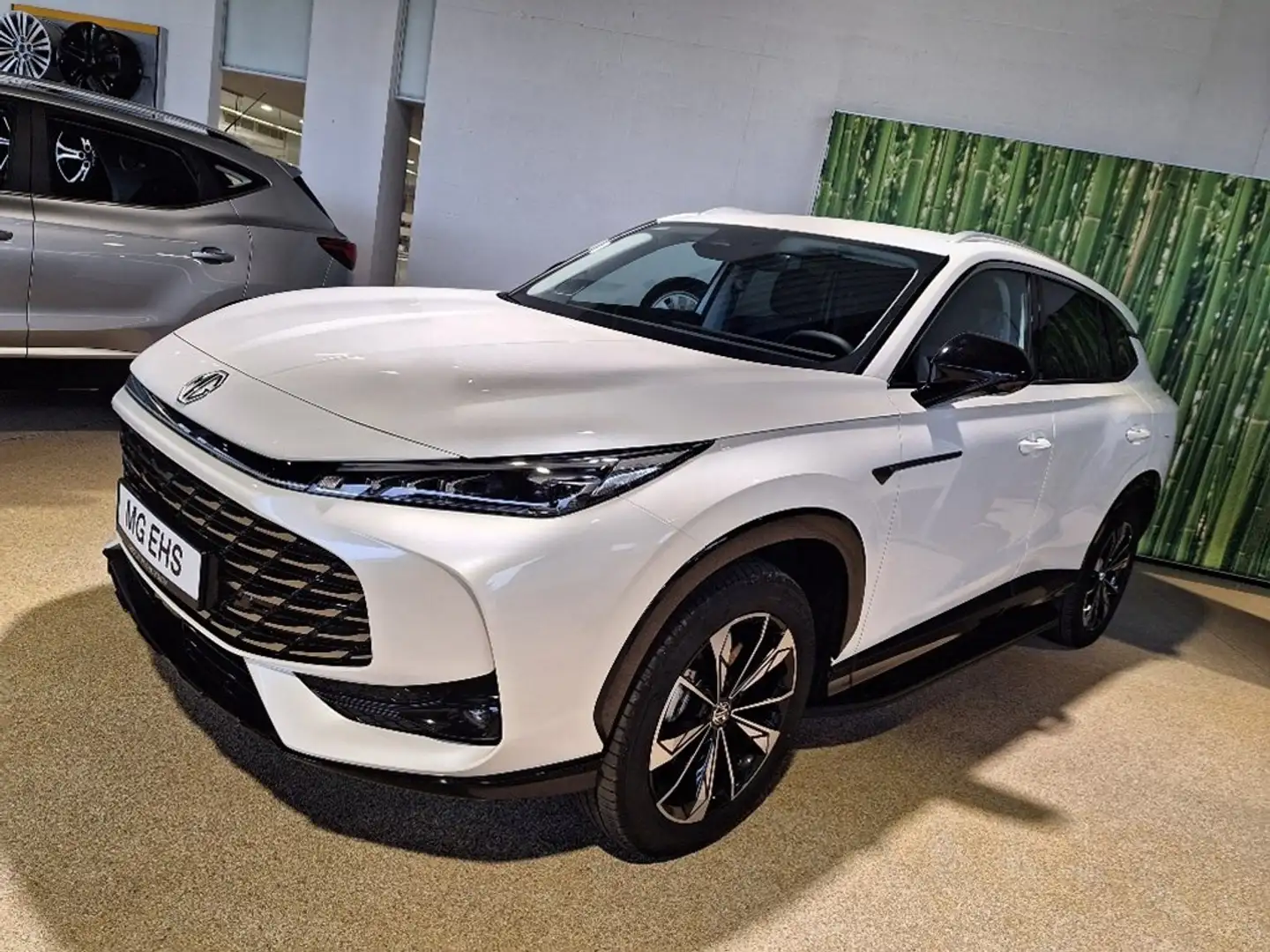 MG EHS PHEV 1.5 P 6AT 2WD Weiß - 1