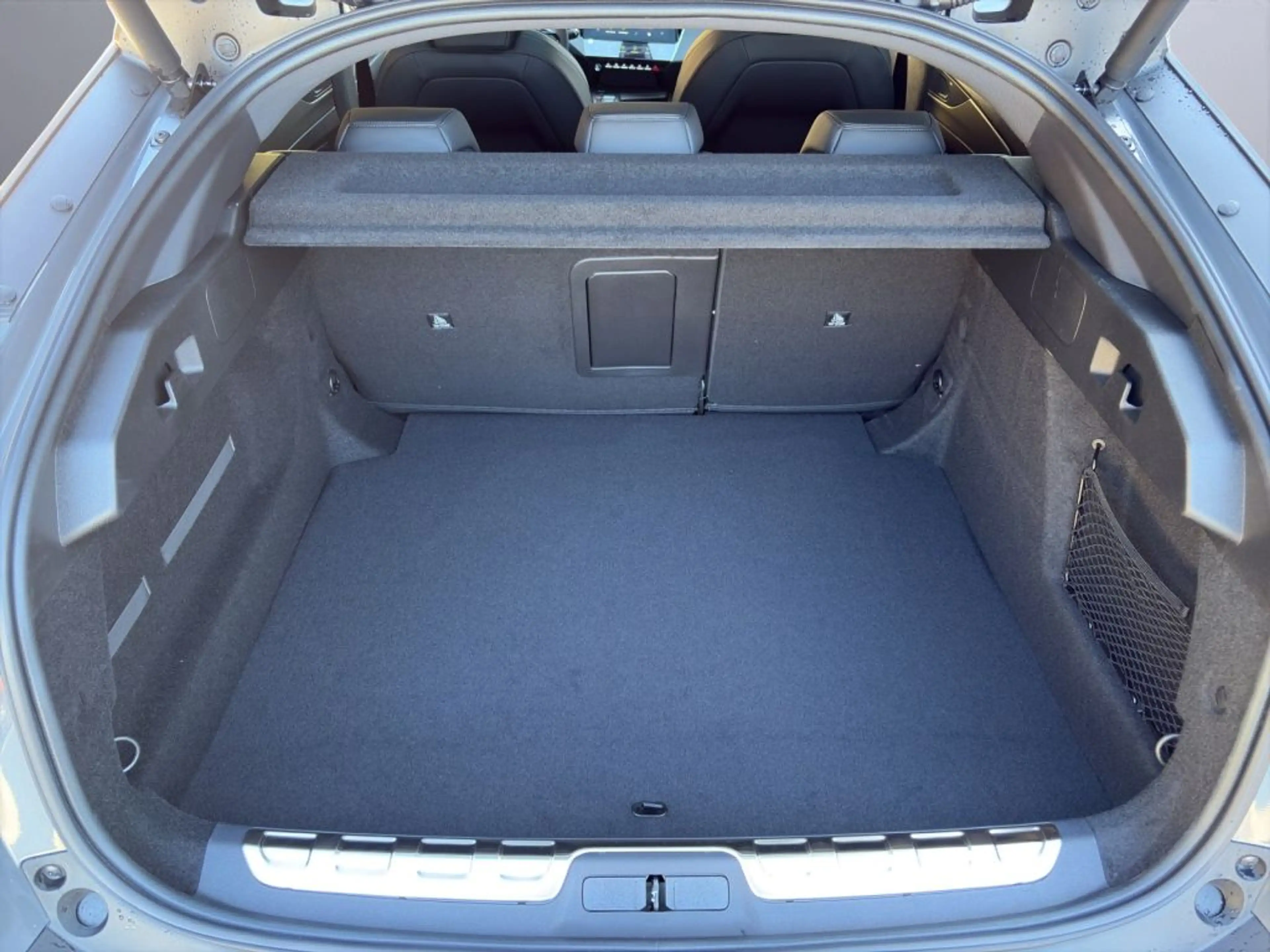Peugeot 408 HYBRID 145 e-DSC6 GT Exclusive (F) — photo 8