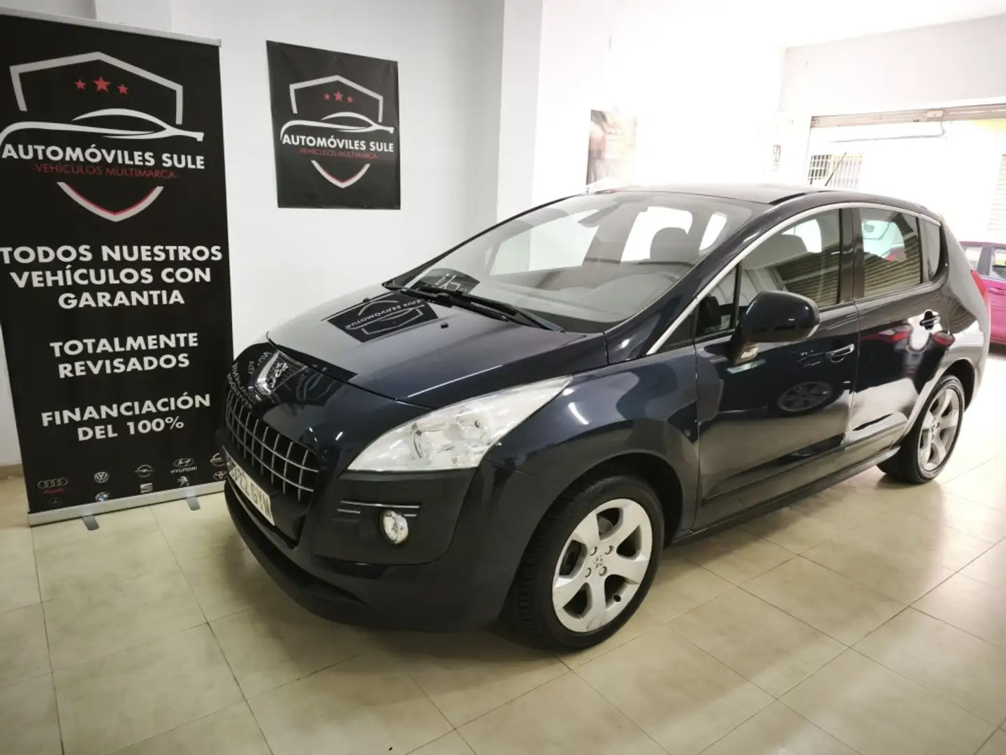 Peugeot 3008 1.6HDI FAP Premium Azul - 1