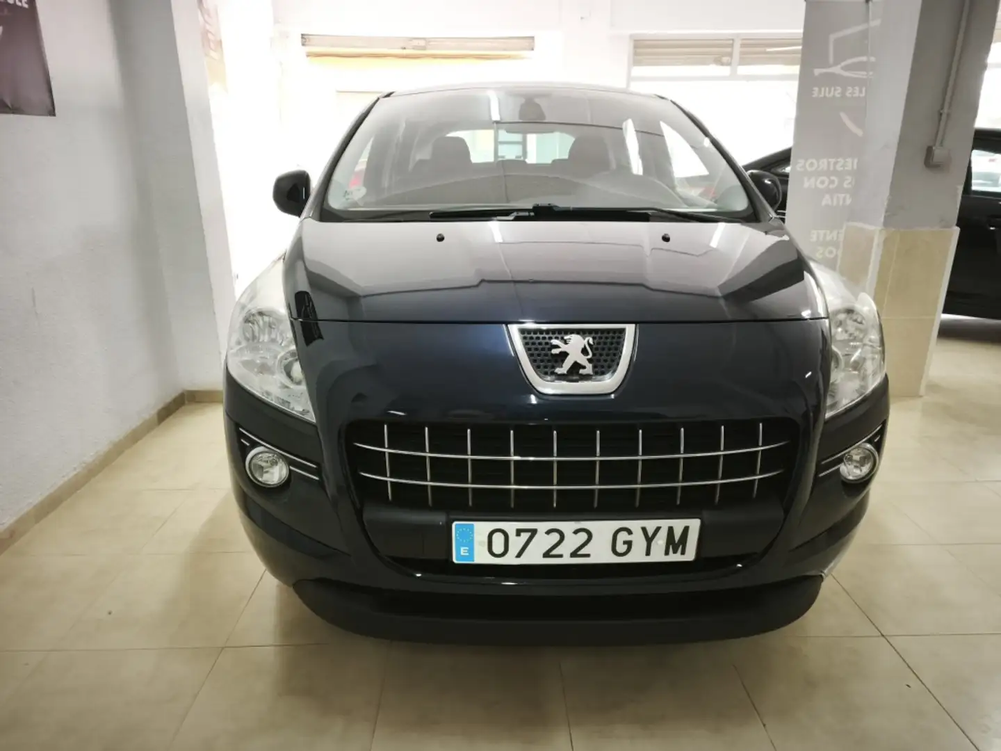 Peugeot 3008 1.6HDI FAP Premium Azul - 2