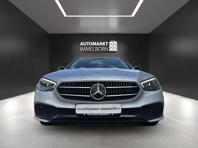 Mercedes-Benz E-Class view 5