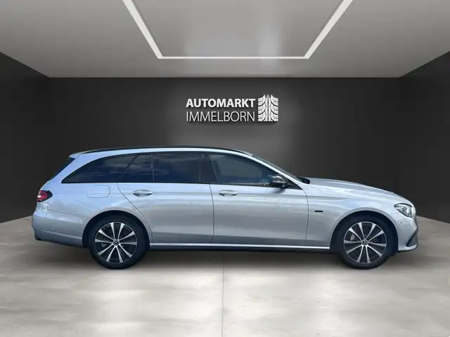 Mercedes-Benz E-Class view 7