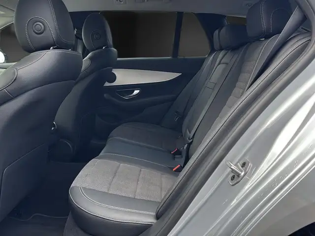 Mercedes-Benz E-Class view 12