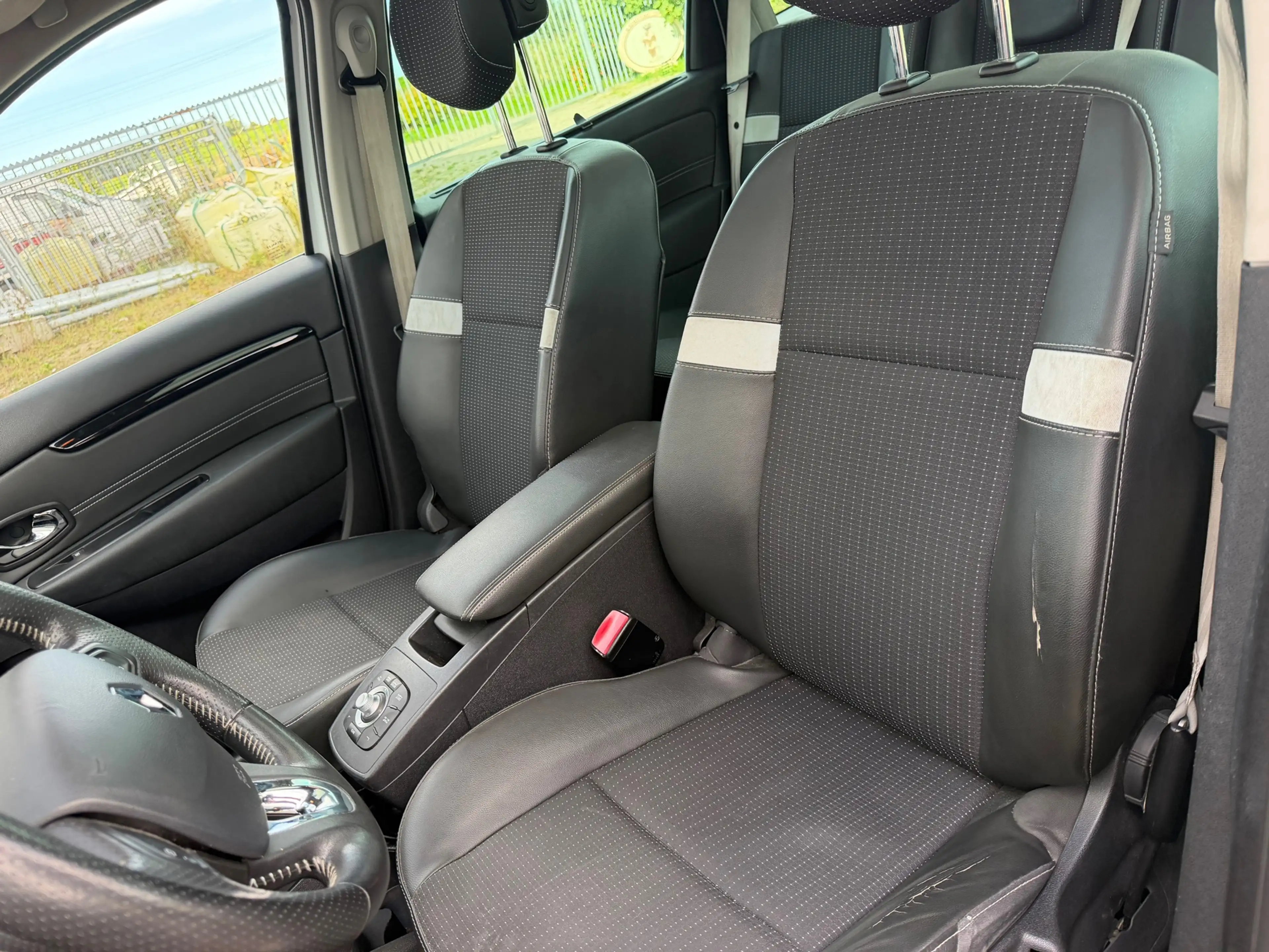 Renault Grand Scenic 1.2 TCe Bose - Blanc Glacier - Panorama/schuifdak — photo 14