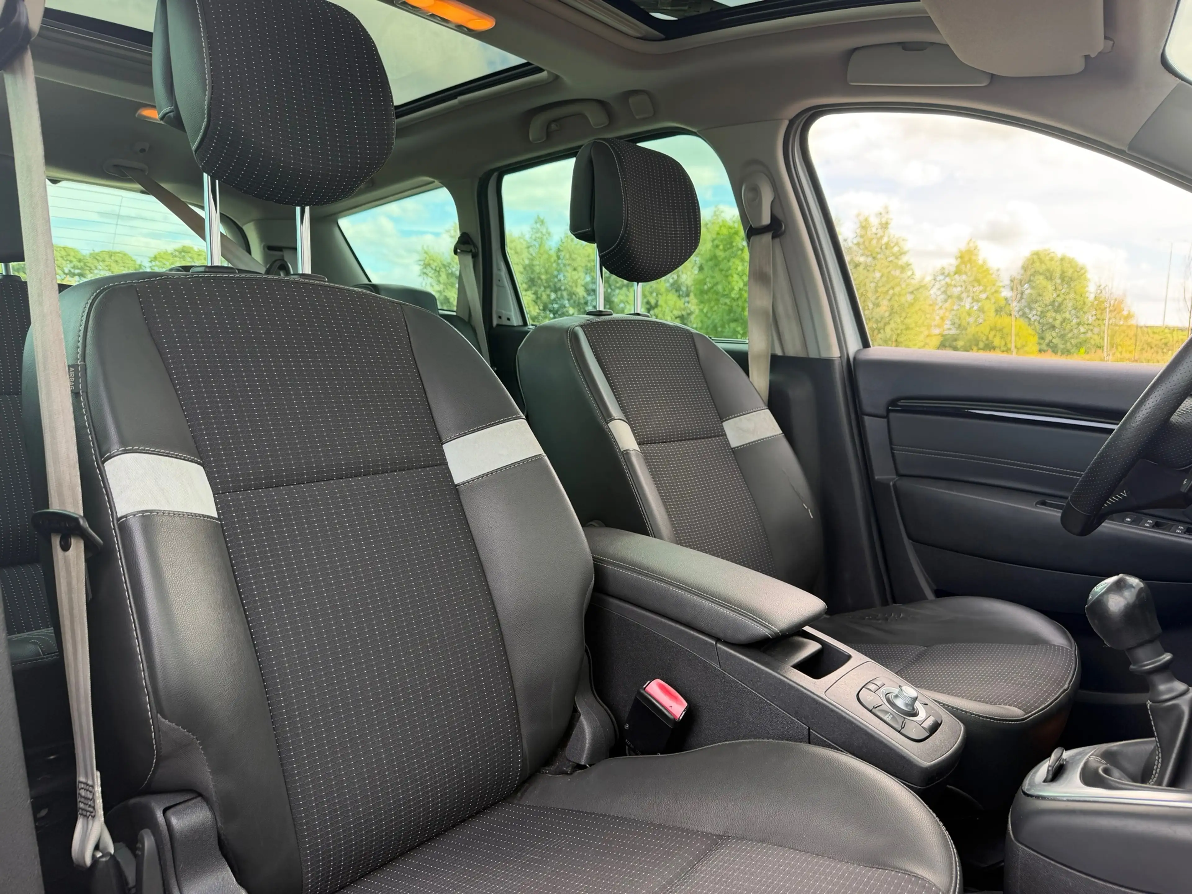 Renault Grand Scenic 1.2 TCe Bose - Blanc Glacier - Panorama/schuifdak — photo 17