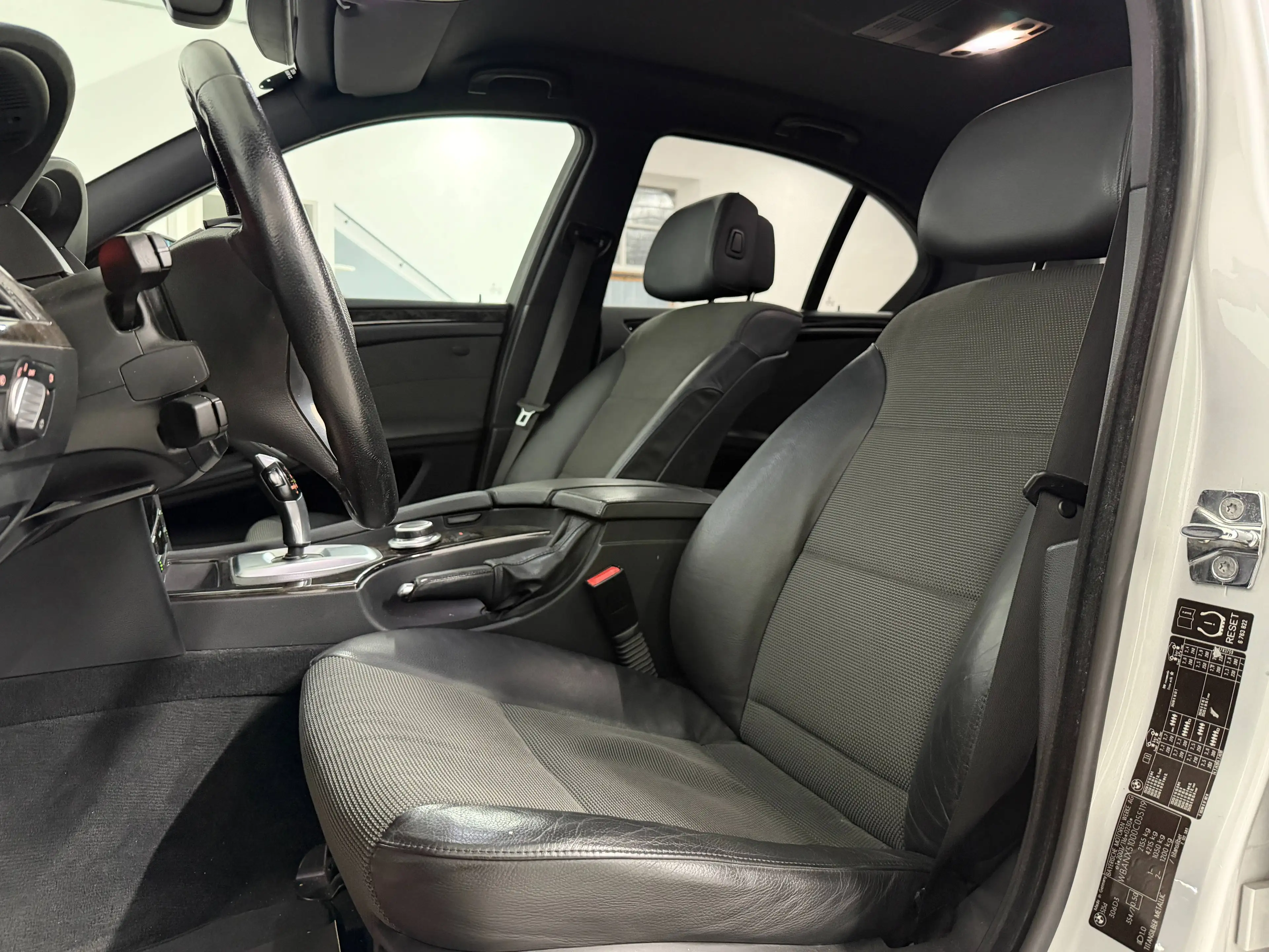 BMW 525 D Edition M-Paket *SITZH* *19-ZOLL* *NAVI* *PDC* — photo 15