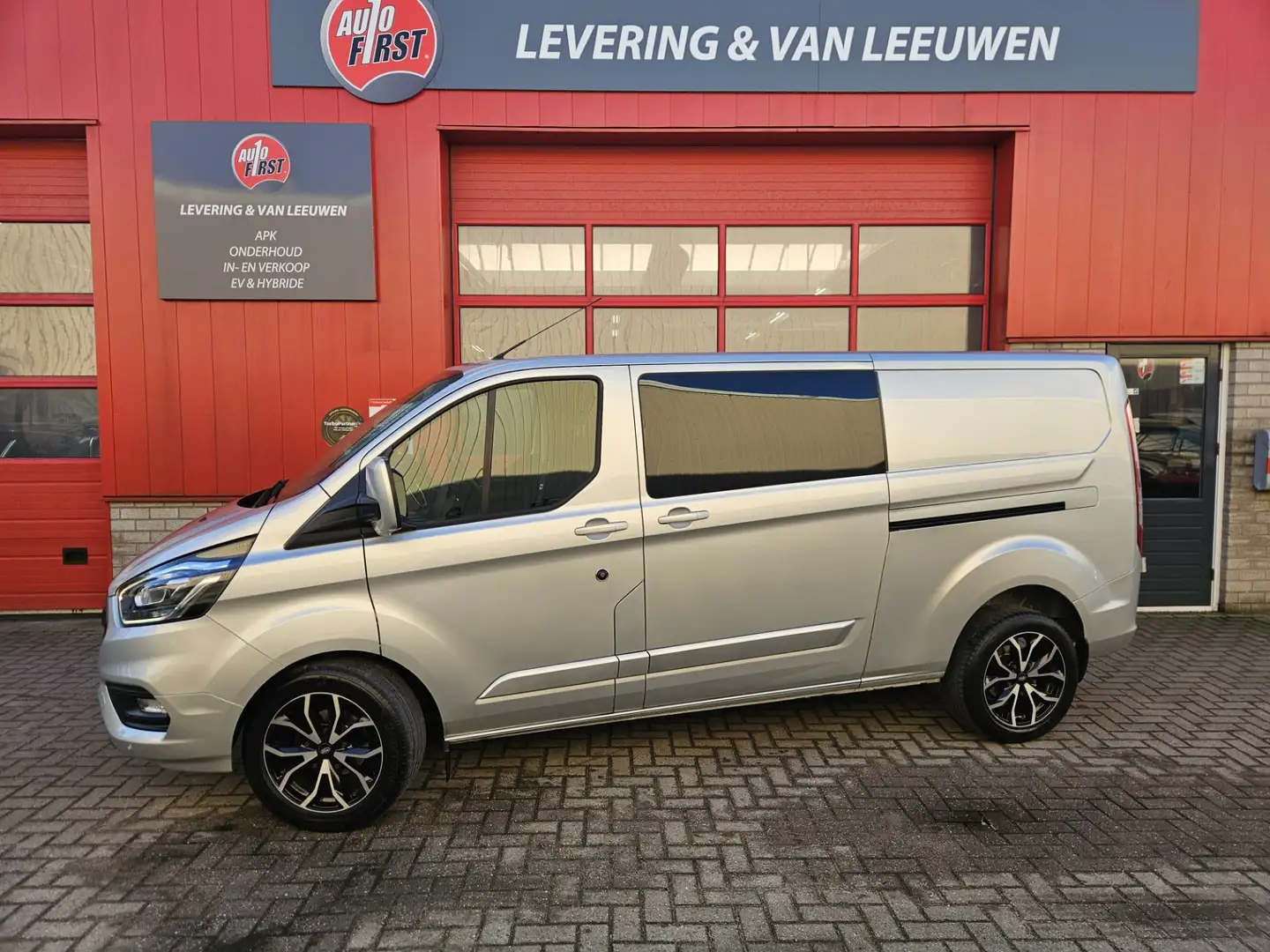 Ford Transit Custom 300 2.0 TDCI L2H1 Limited Dubbel Cabine Automaat/ Argento - 1
