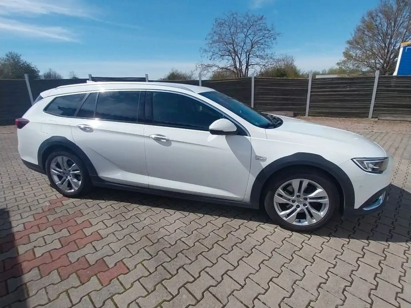 Opel Insignia Insignia Country Tourer  4X4 Leder Headup uvm. Weiß - 1