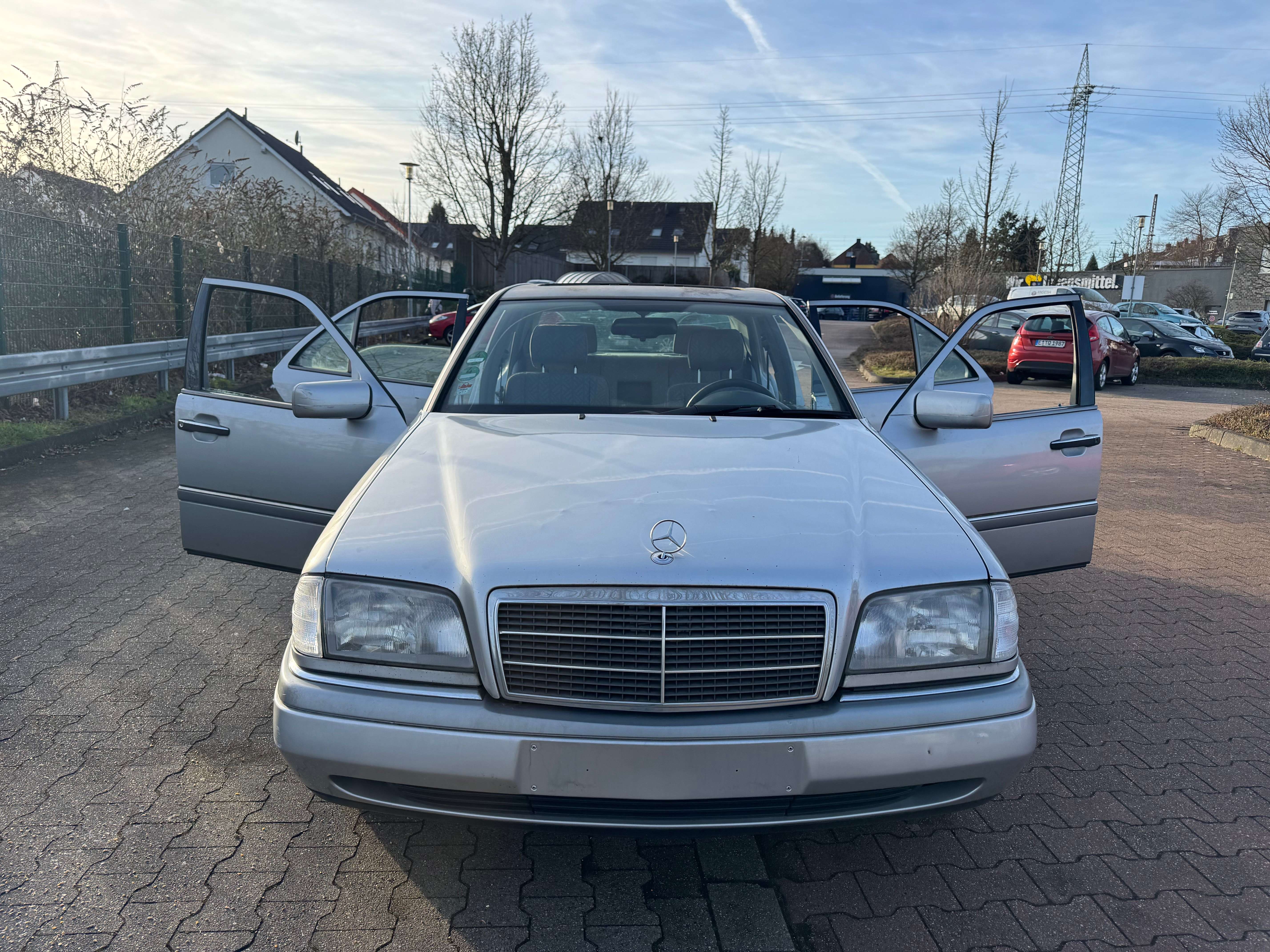 Second hand Mercedes Benz C-Class 180
