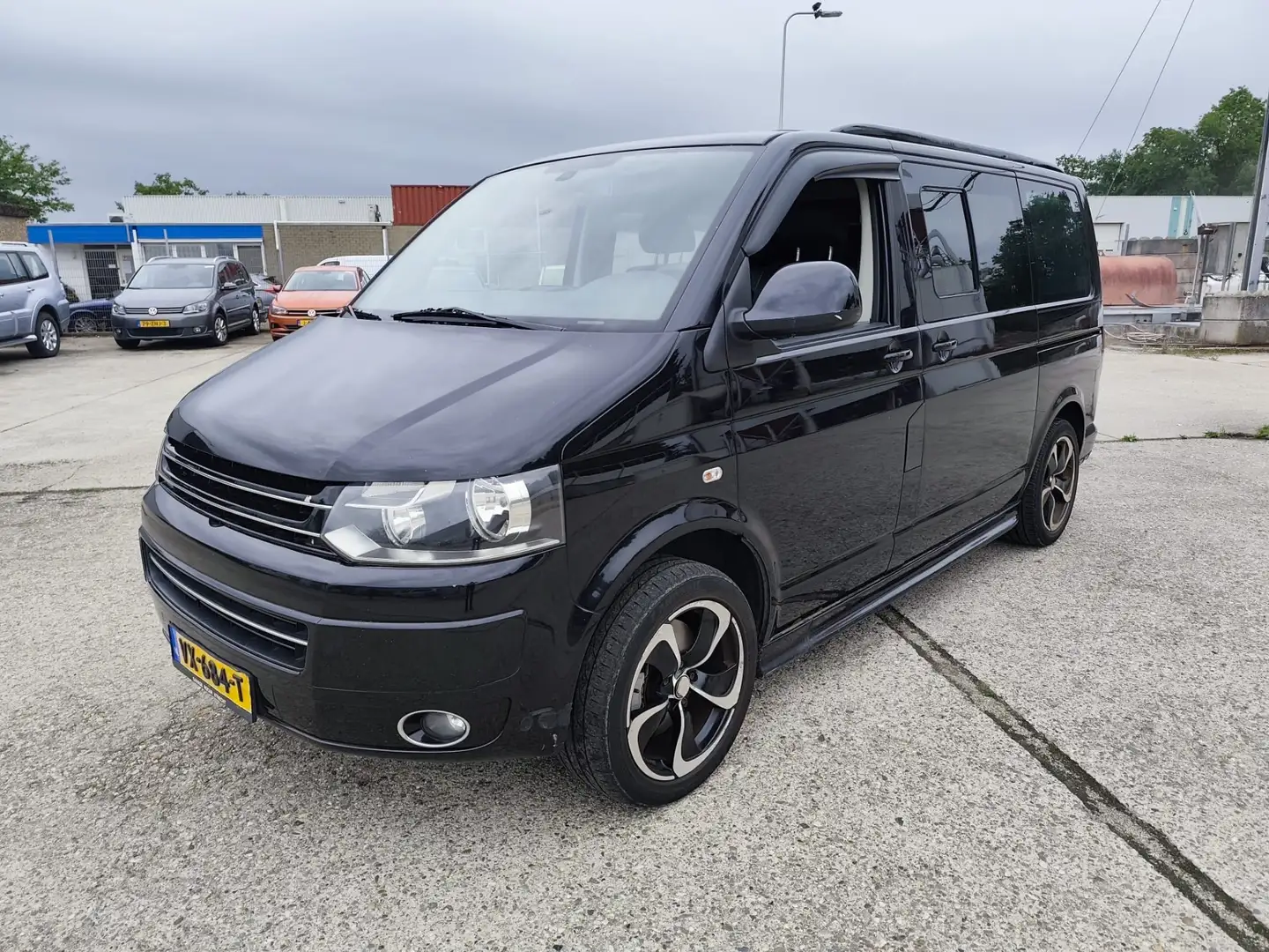 Volkswagen T5 Transporter 2.0 TDI L1H1 DC Budgetline BTW Zwart - 1