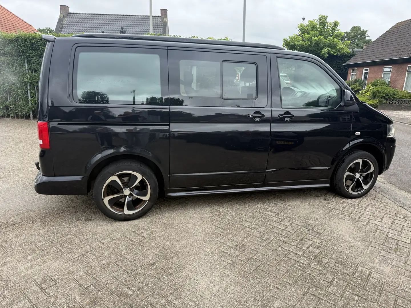 Volkswagen T5 Transporter 2.0 TDI L1H1 DC Budgetline BTW Zwart - 2