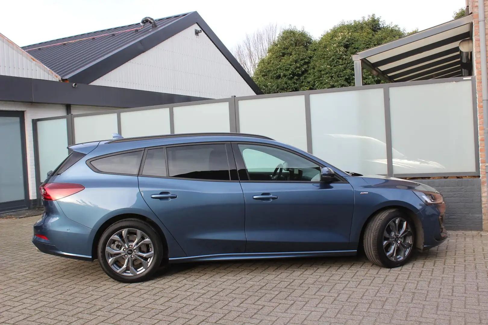 Ford Focus Wagon 1.0 EcoBoost Hybrid ST Line X - 2