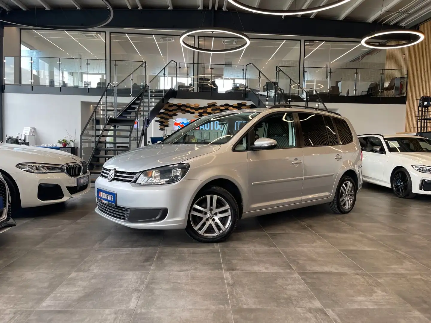 Volkswagen Touran Comfortline *7.SITZER*TEMPOMAT*KLIMA*AHK* Silber - 1