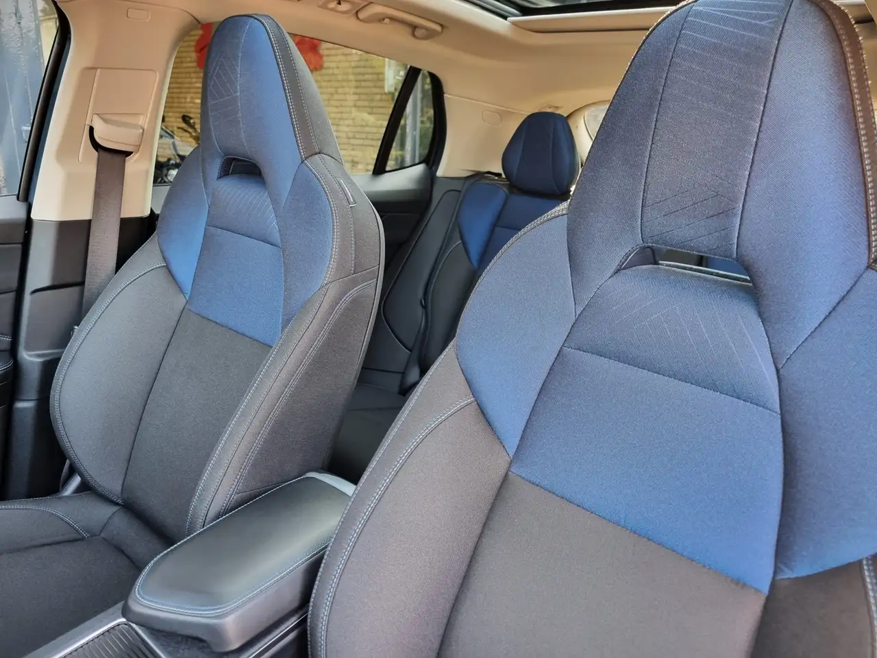 Lynk & Co 01 1.5 Plug-in Hybrid | 75km Electr.bereik | 360 came 14