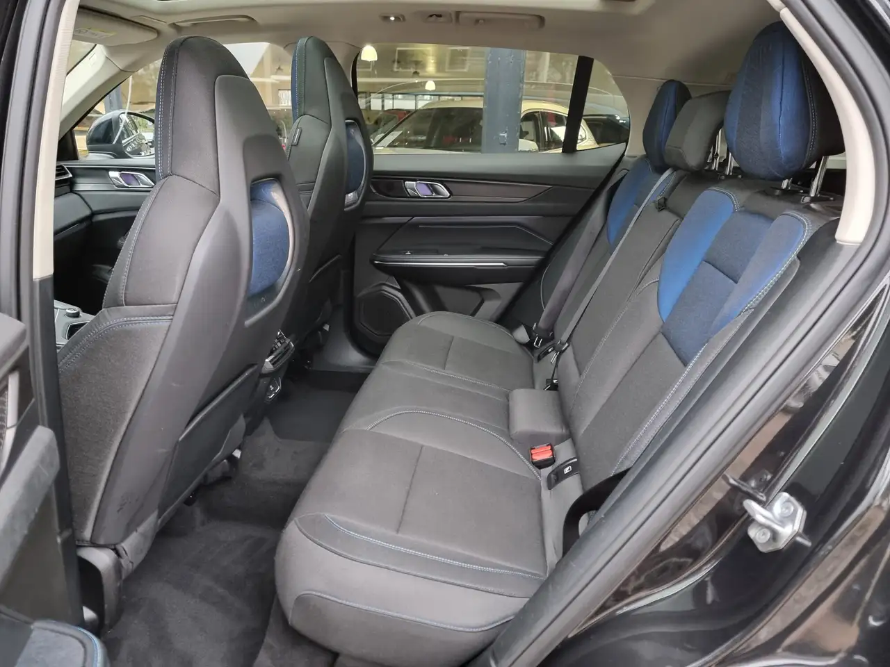 Lynk & Co 01 1.5 Plug-in Hybrid | 75km Electr.bereik | 360 came 18