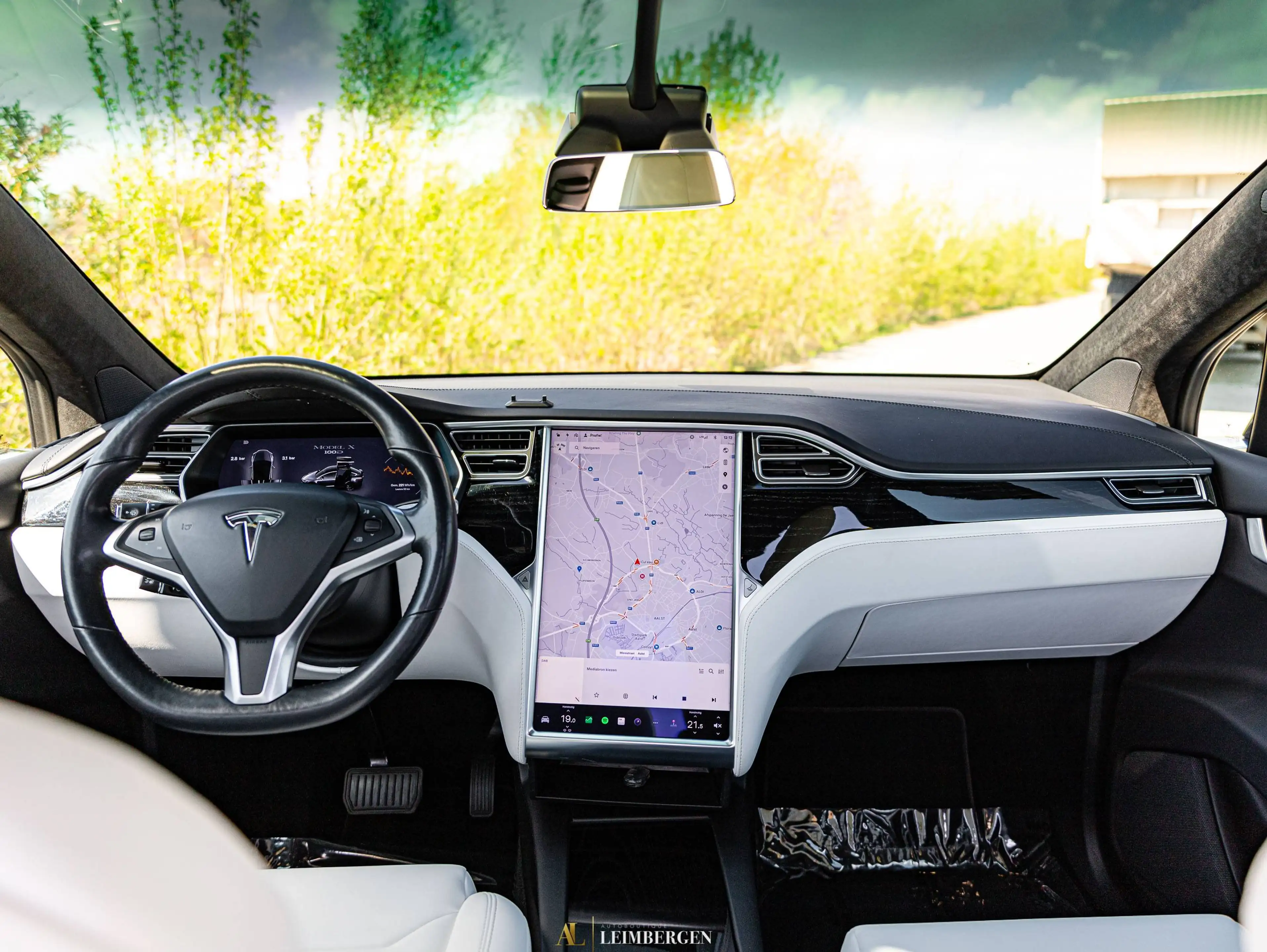 Tesla Model X 100D (100 kWh) Dual Motor / 6-seats / 22 Inch Onyx Wheels / White Interior / Autopilot / Air Susp — photo 12