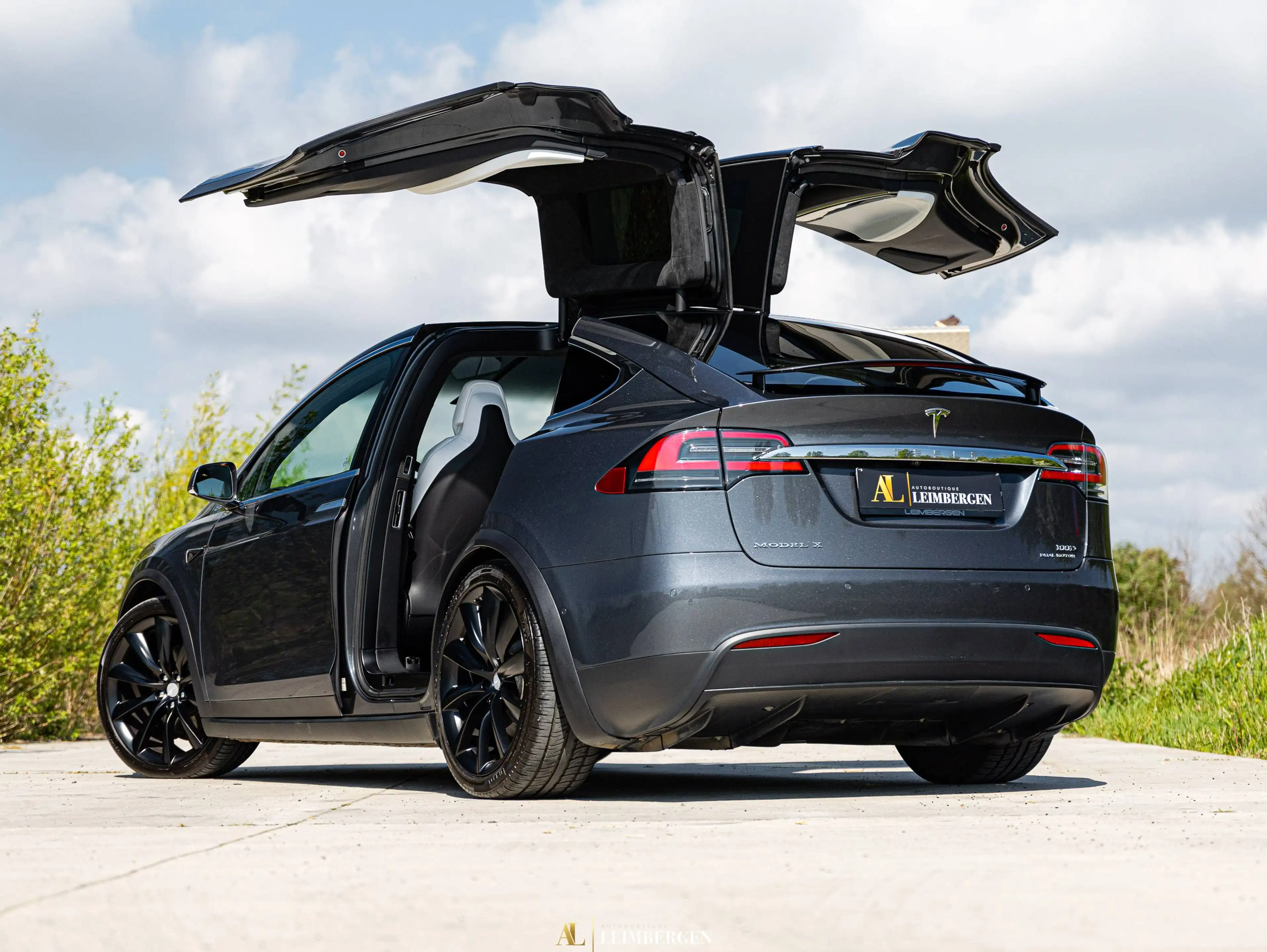 Tesla Model X 100D (100 kWh) Dual Motor / 6-seats / 22 Inch Onyx Wheels / White Interior / Autopilot / Air Susp — photo 2