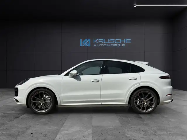 Porsche Cayenne view 2
