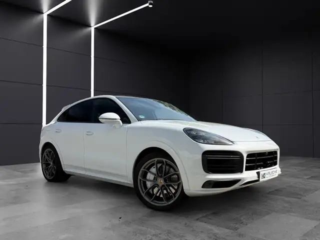 Porsche Cayenne view 7