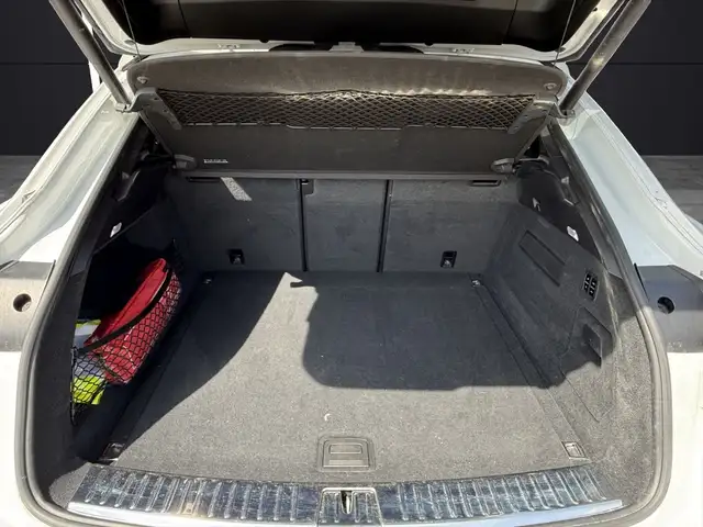 Porsche Cayenne view 15