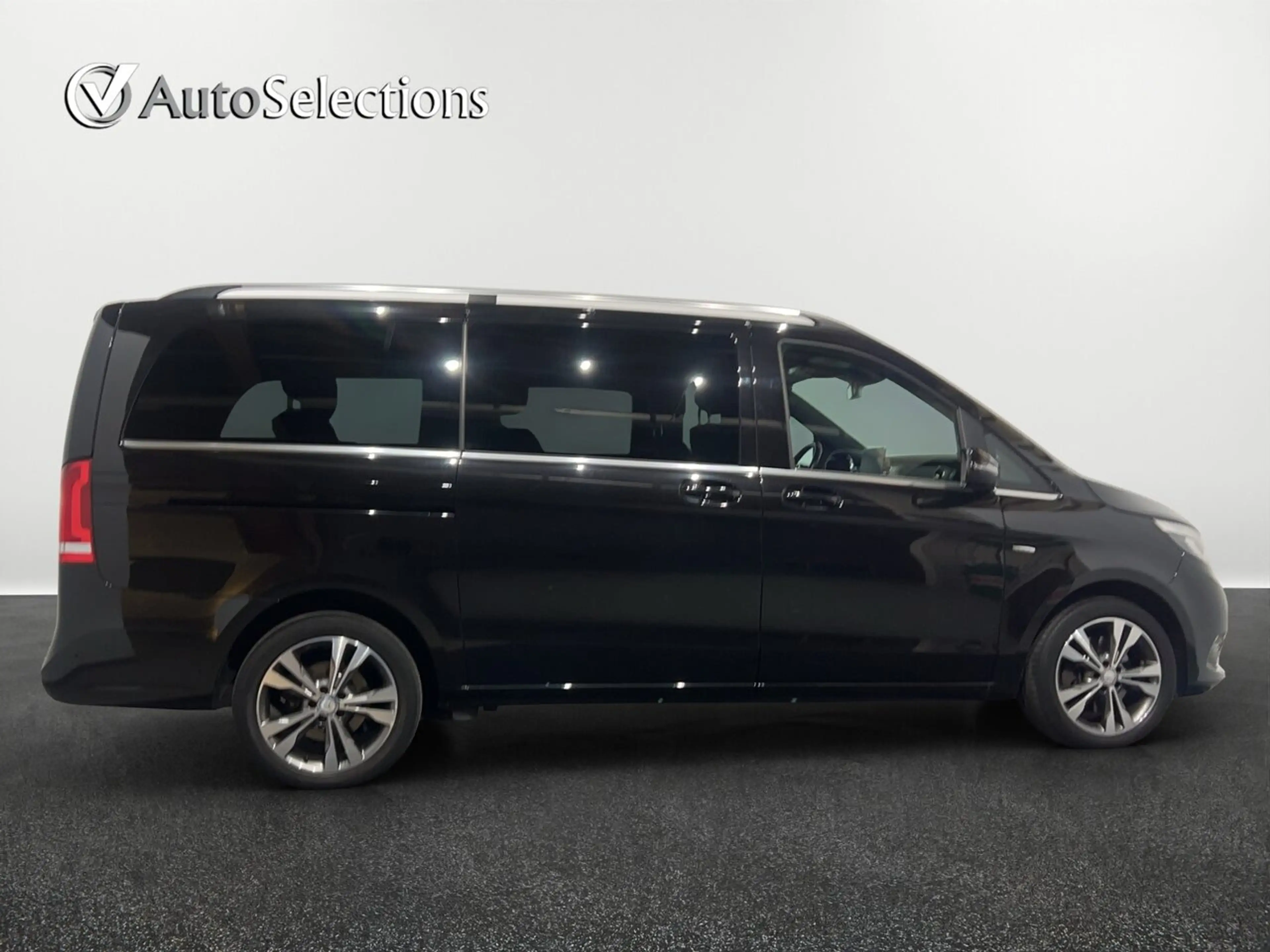 Mercedes-Benz V 250 AMG/7 plaatsen/ Avangarde/360/Leder — photo 3