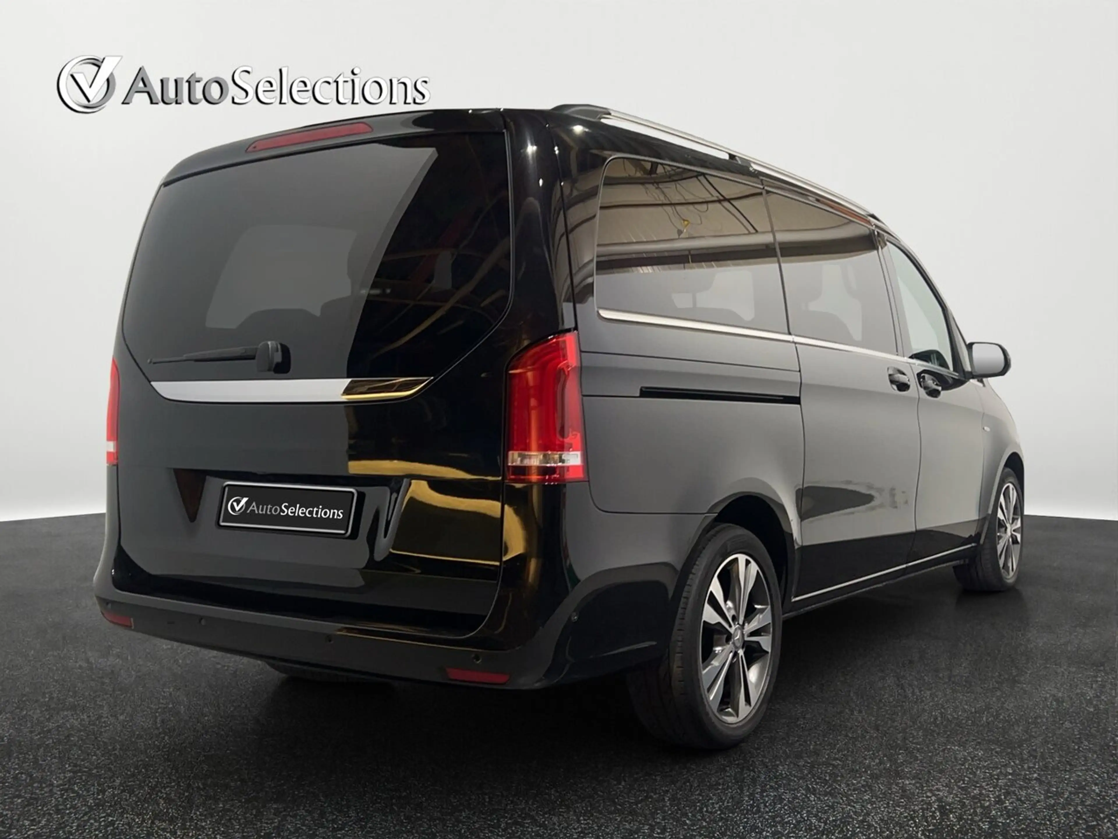 Mercedes-Benz V 250 AMG/7 plaatsen/ Avangarde/360/Leder — photo 8