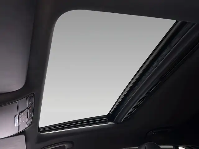 Mercedes-Benz GLC view 14